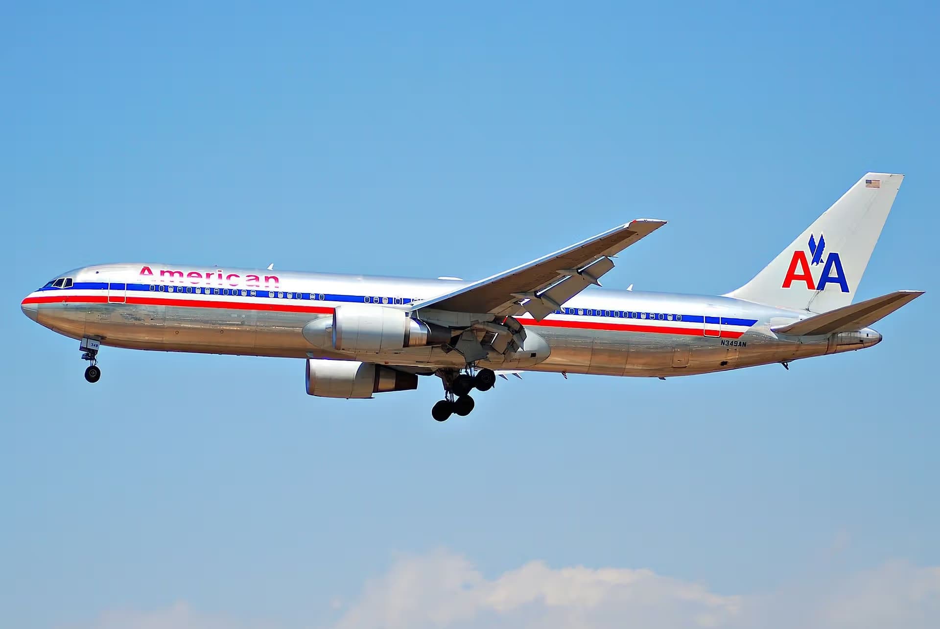 N349AN — Twin-engine aircraft