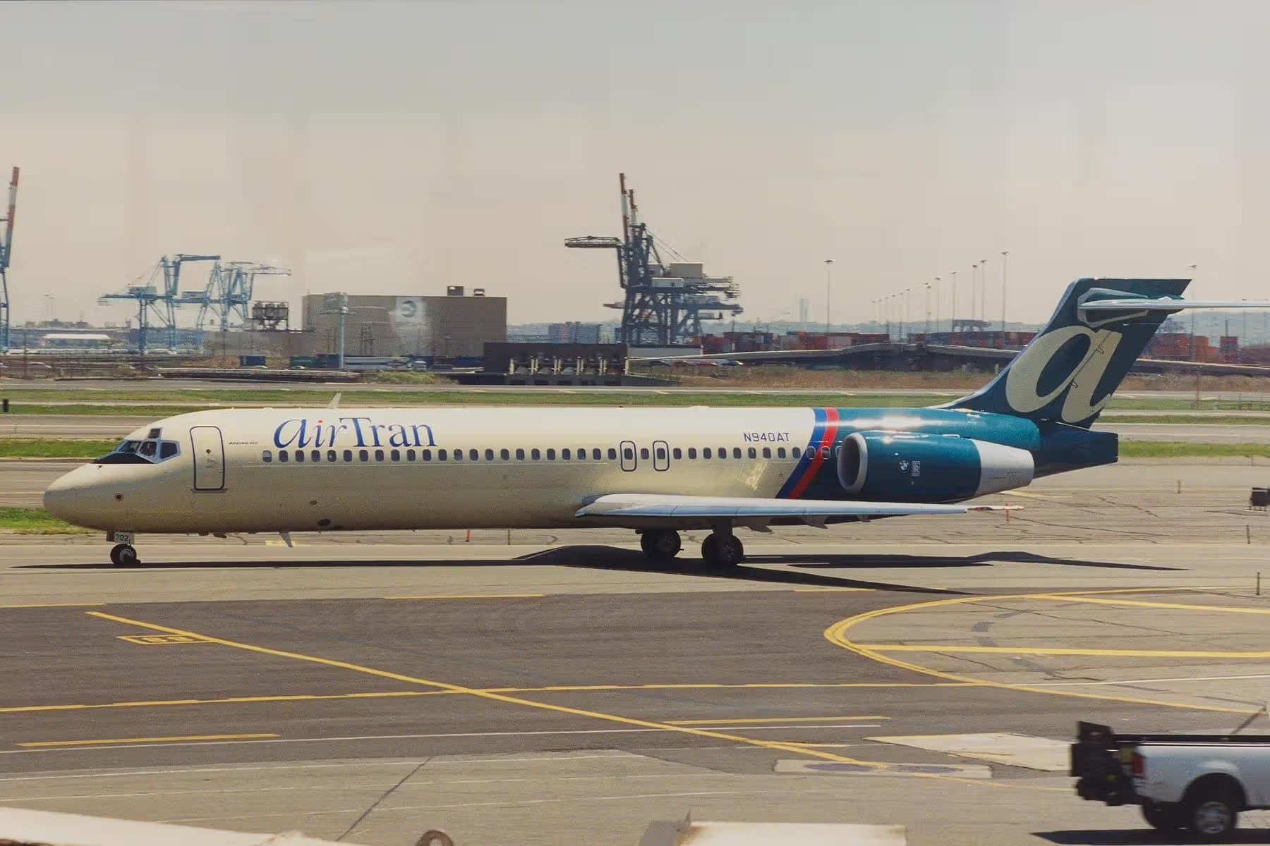 N940AT — Boeing