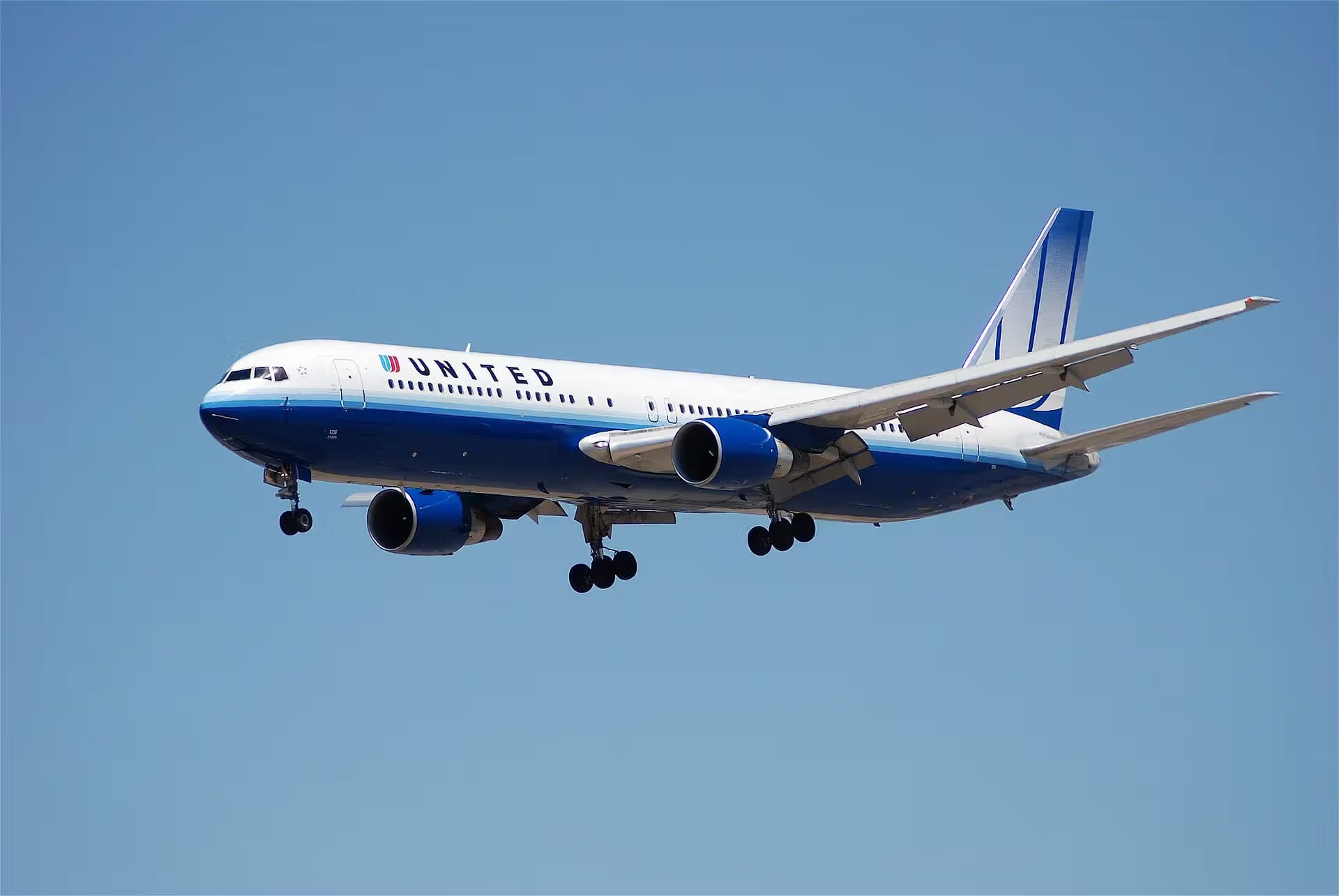 N656UA — Boeing