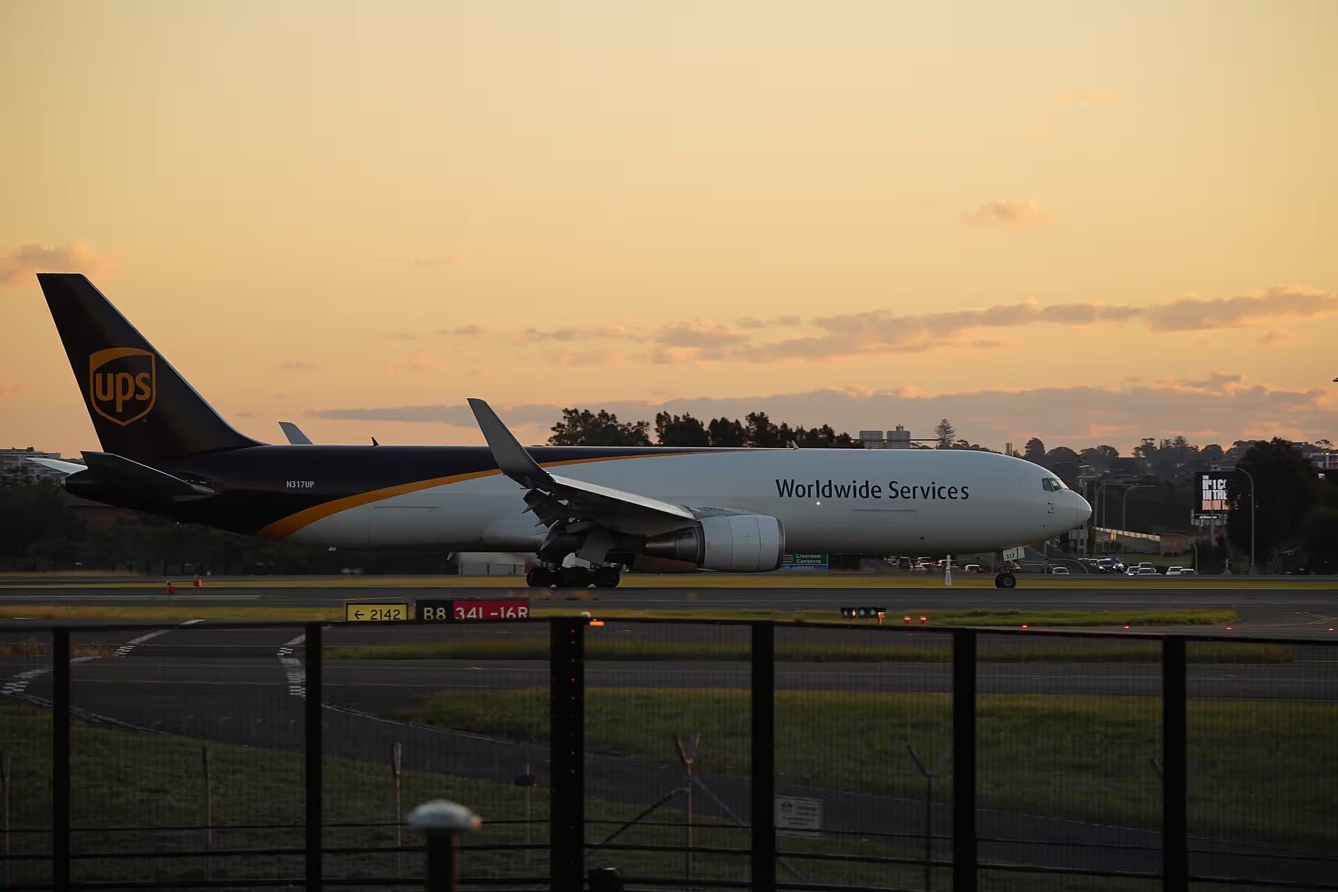 N317UP — Twin-engine aircraft