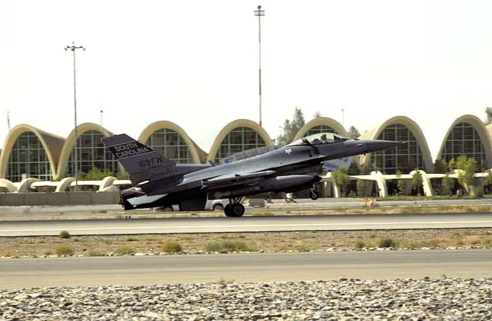 Unidentified — Single-engine aircraft