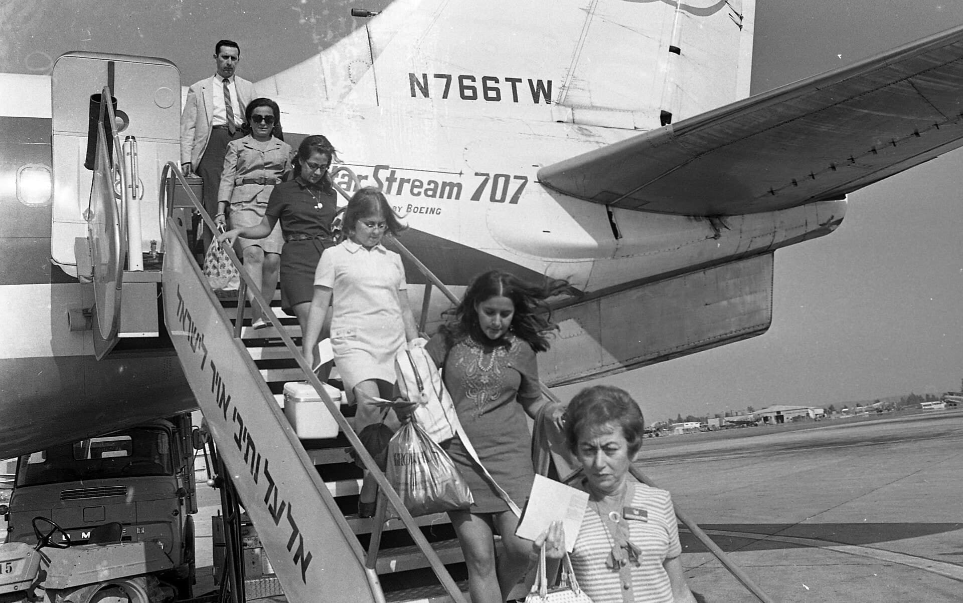 N766TW — Boeing