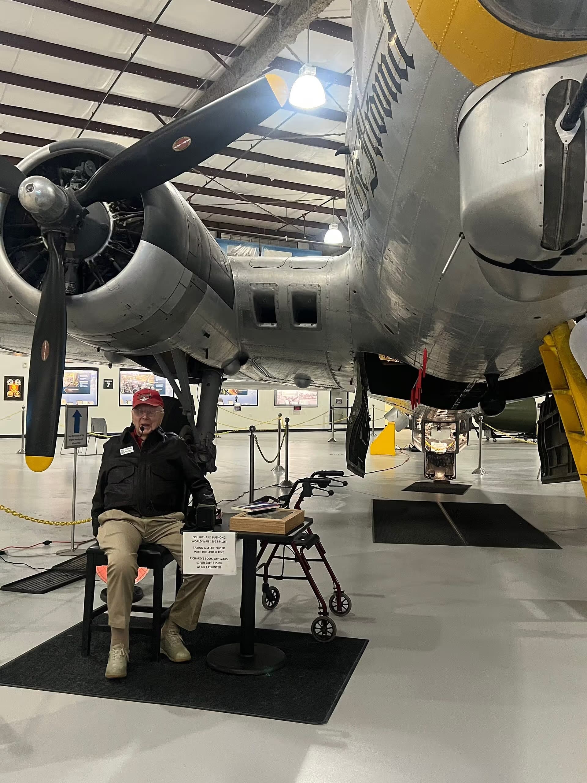 Unidentified — Twin-engine aircraft