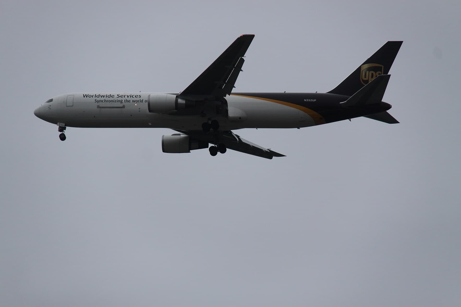 N352UP — Twin-engine aircraft