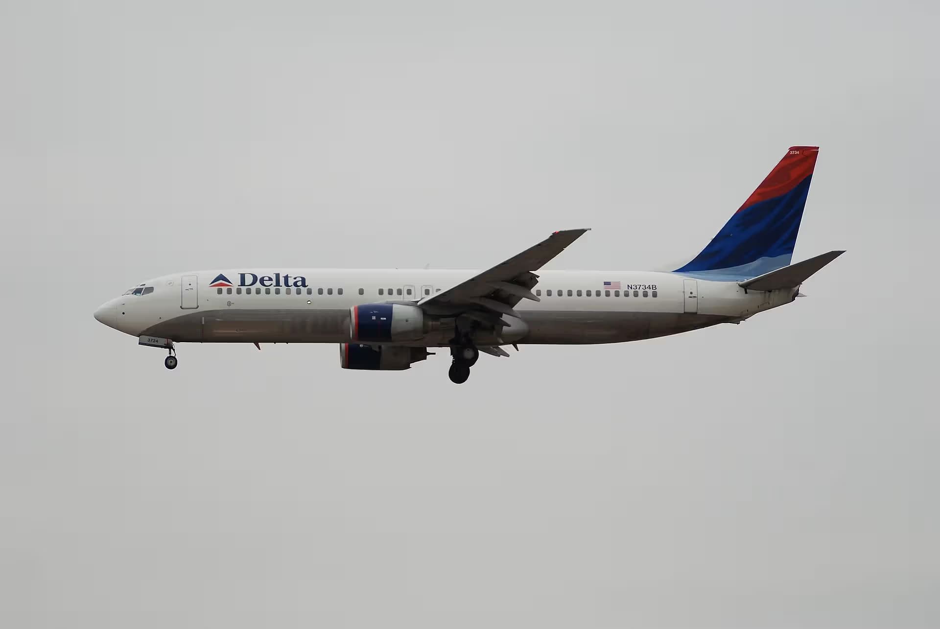 N3734B — Twin-engine aircraft