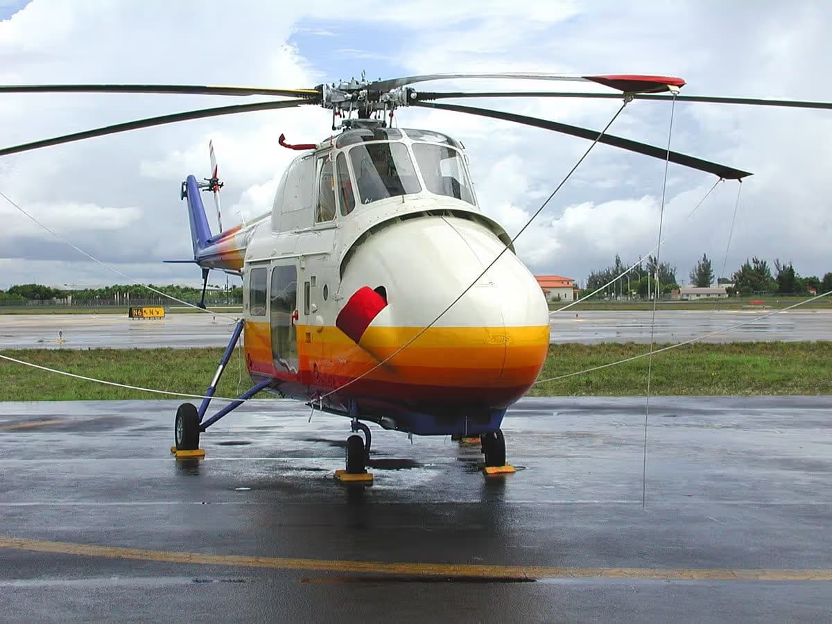 N2302F — Helicopter