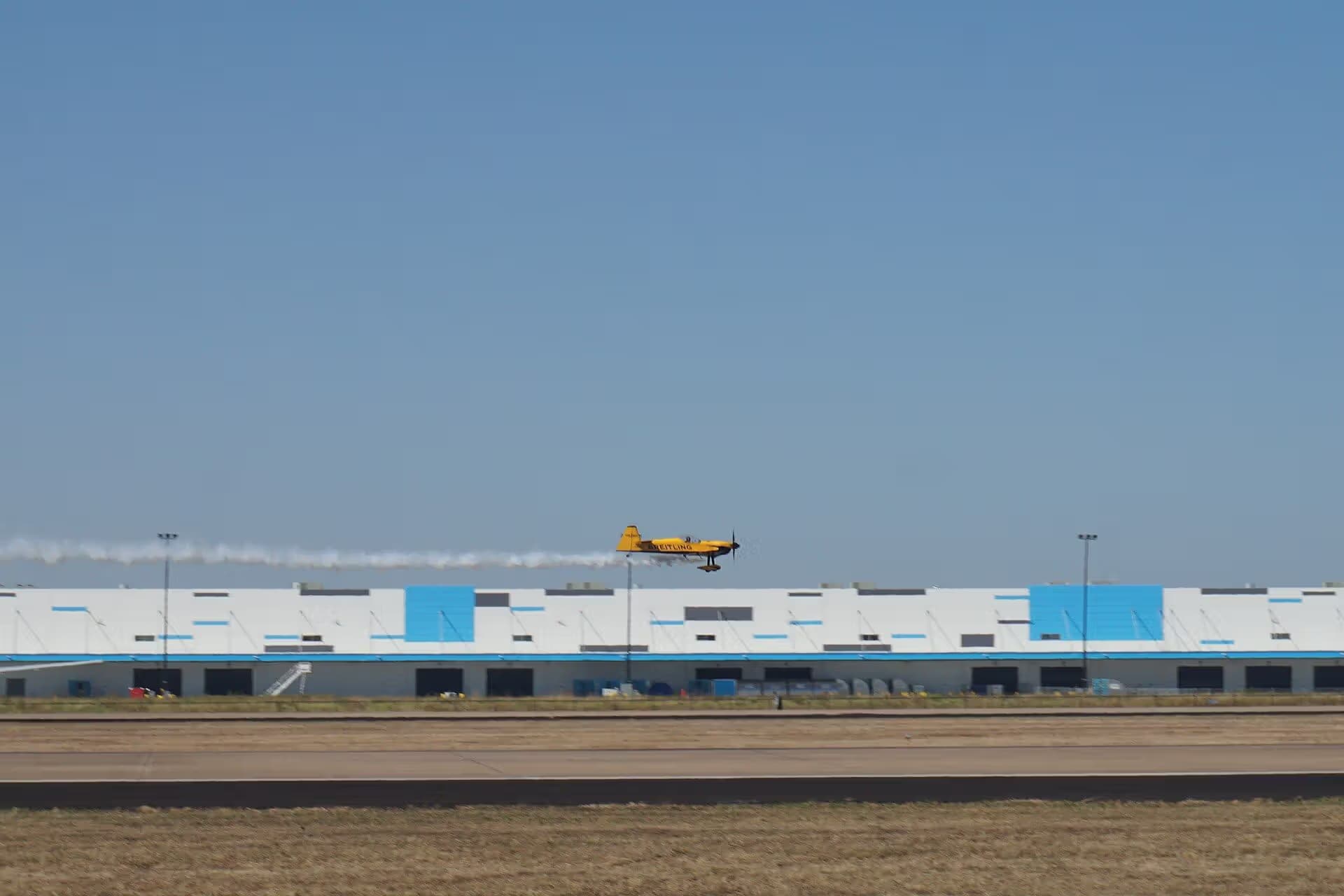 Unidentified — Single-engine aircraft
