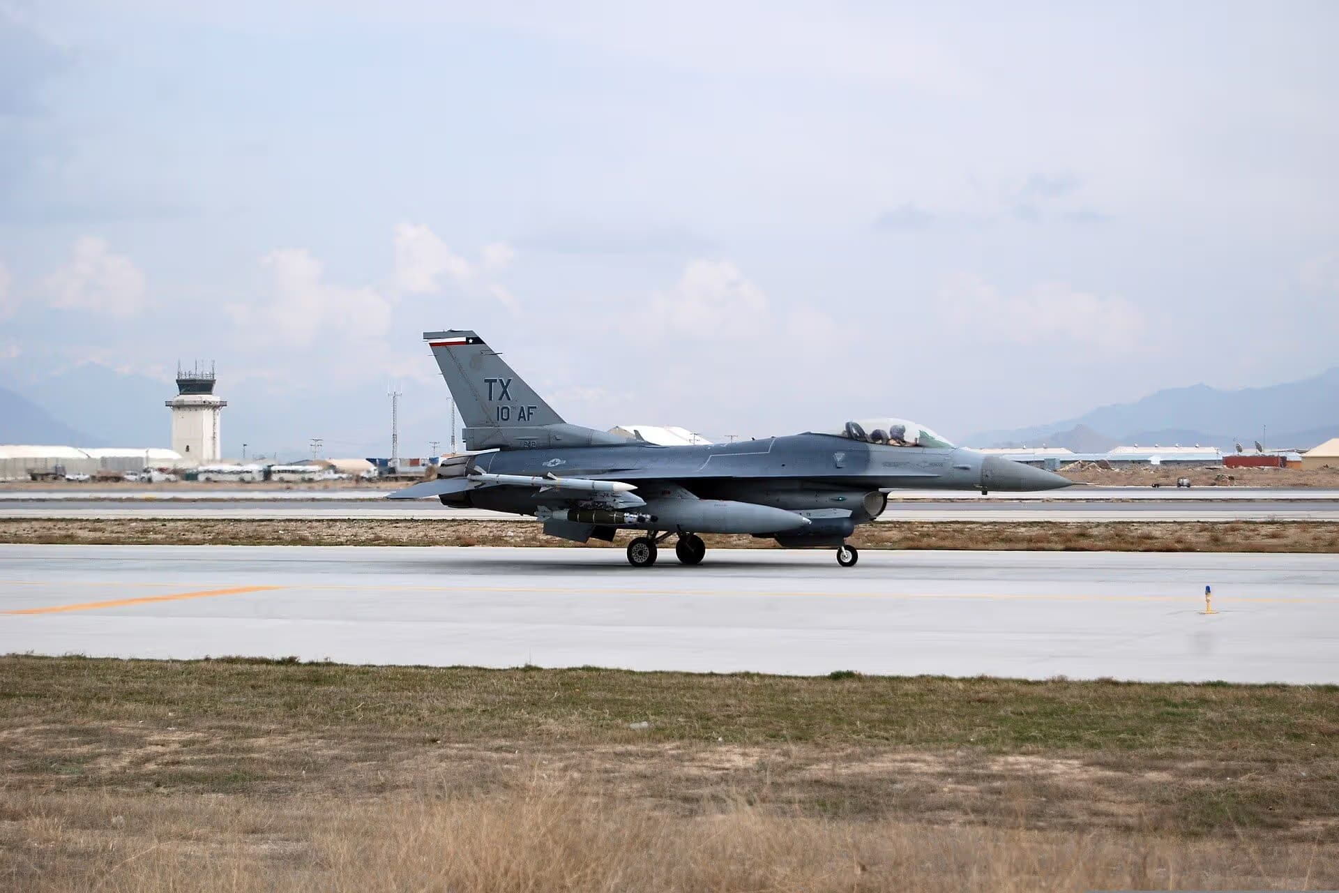 Unidentified — Single-engine aircraft at Bagram Airfield