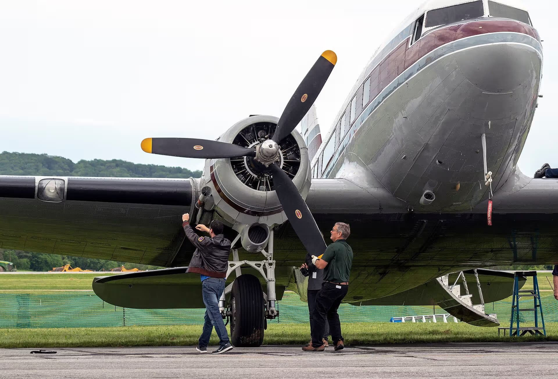 N103NA — Douglas
