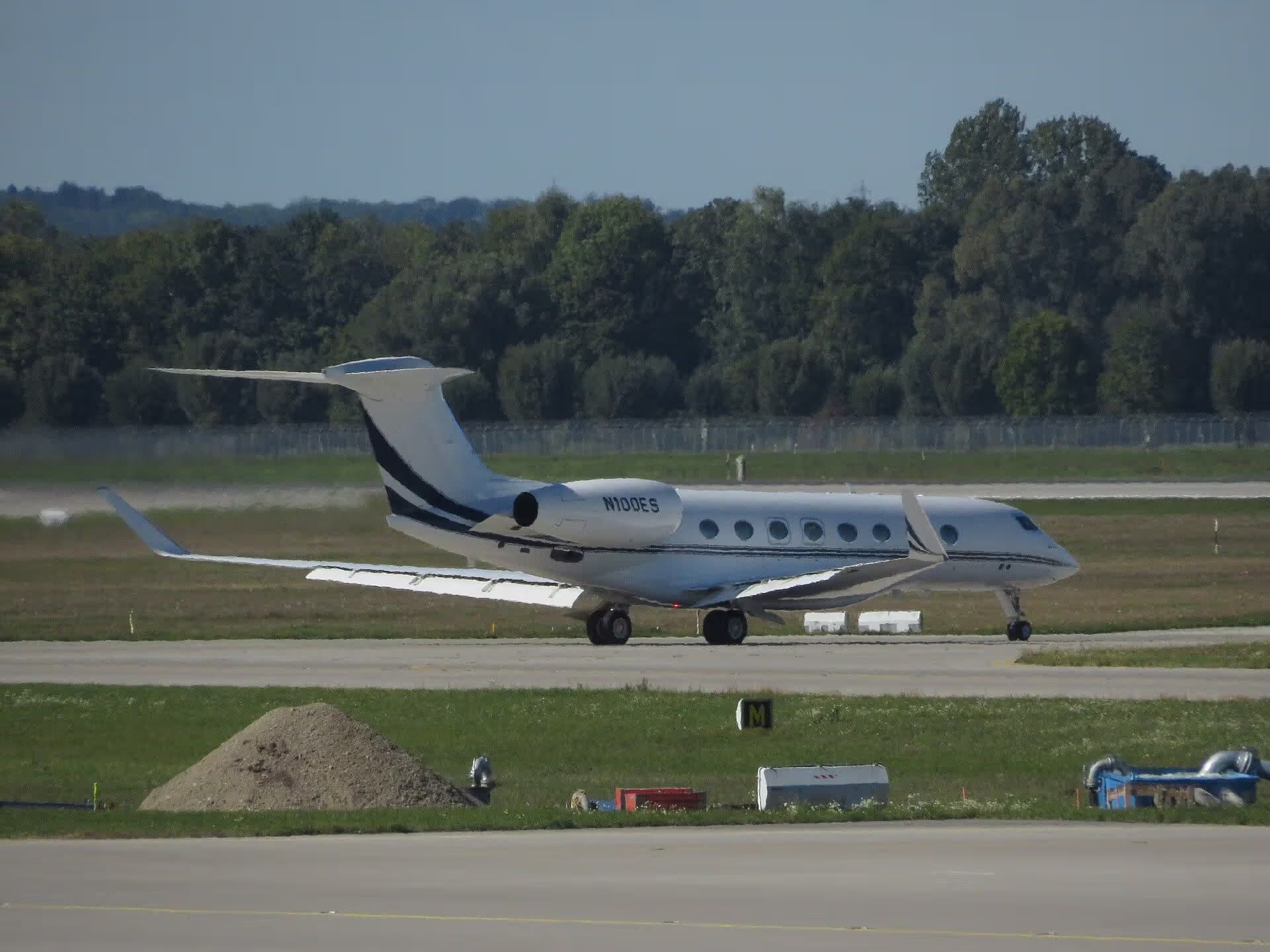 N100ES — Gulfstream at Munich Airport