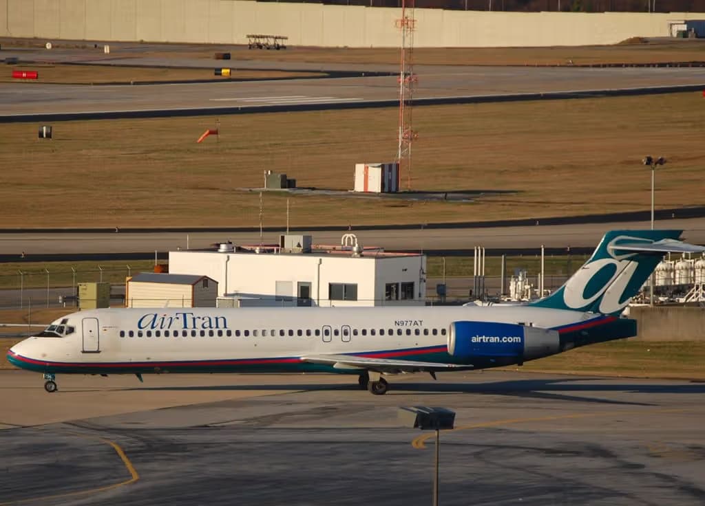 N977AT — Boeing