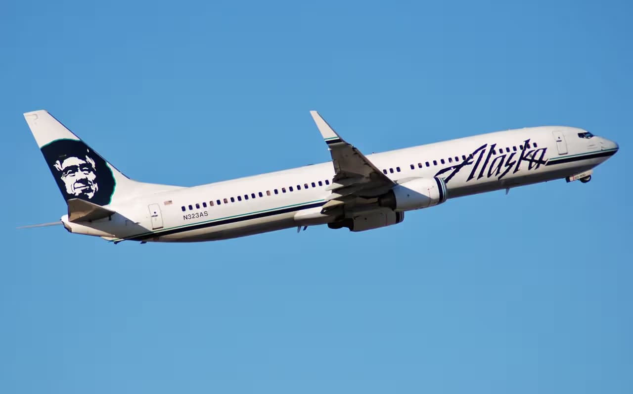 N323AS — Boeing