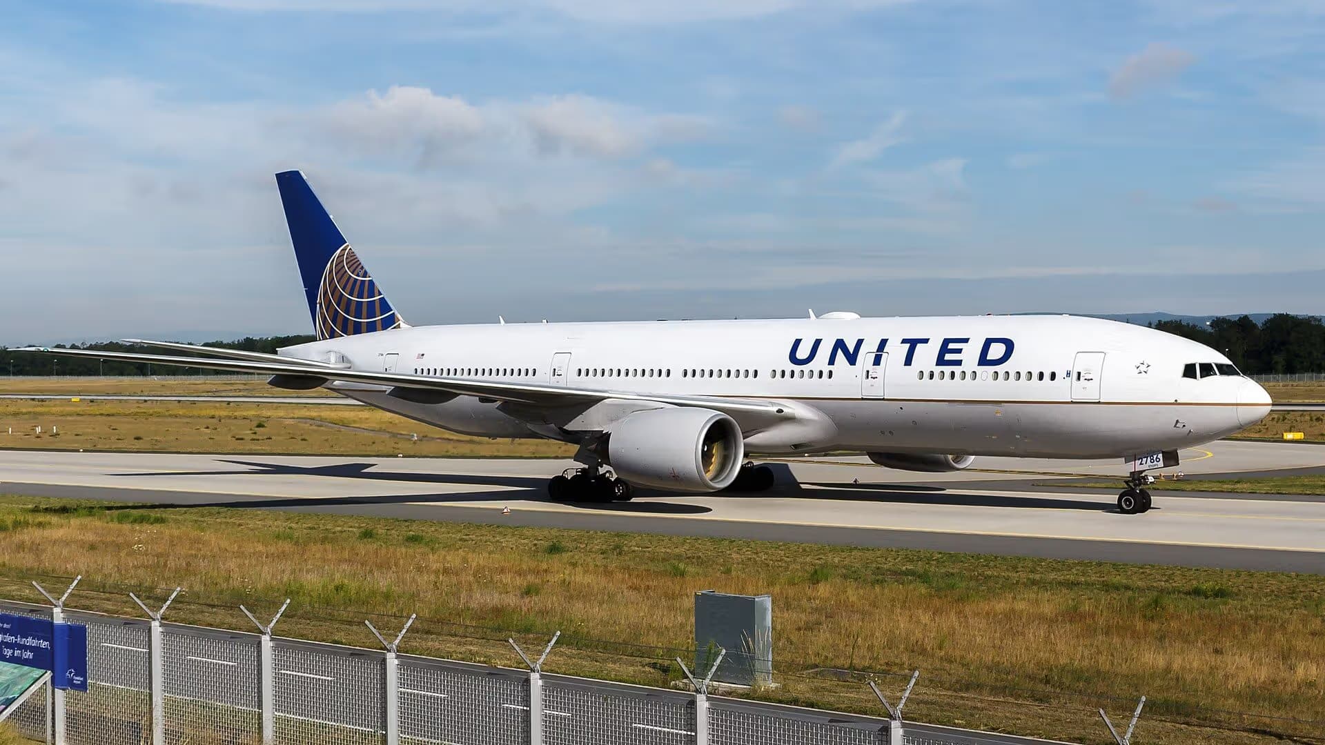N786UA — Boeing