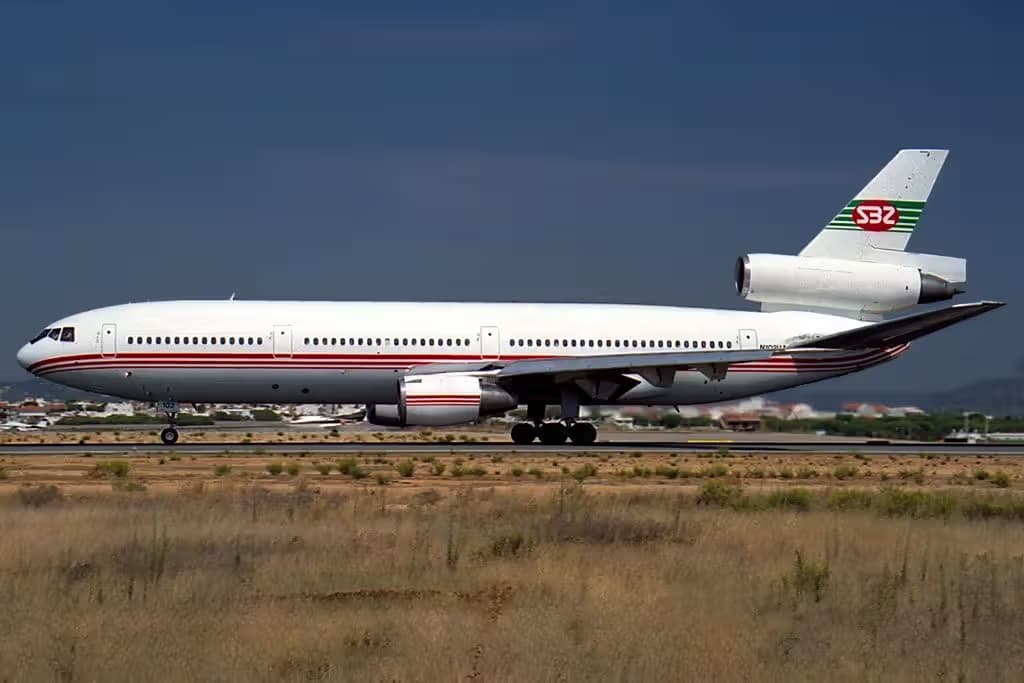 N102UA — Aircraft