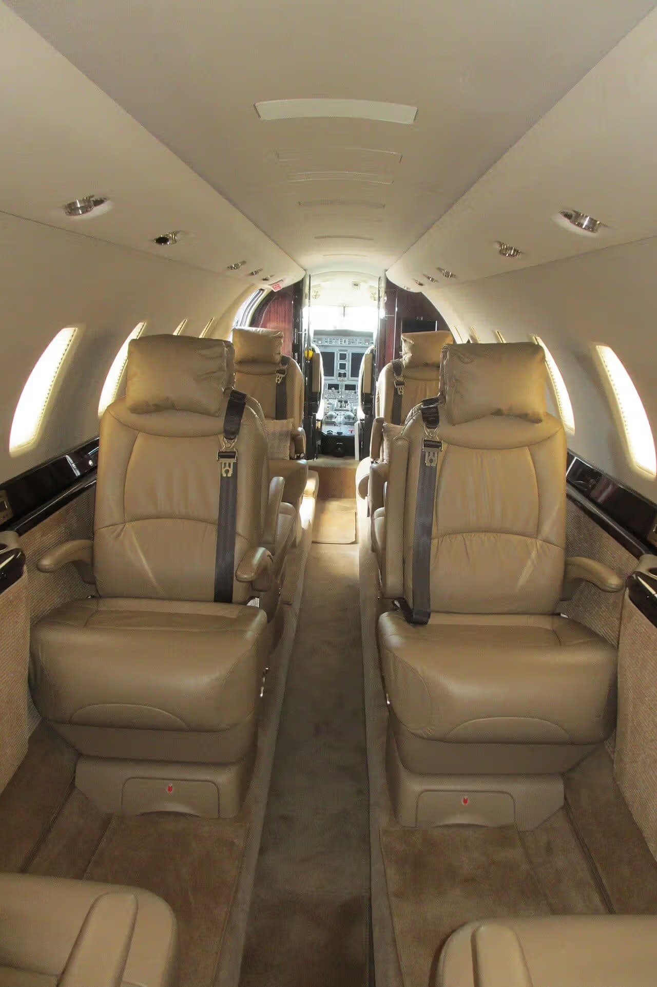 N680AB — Business jet