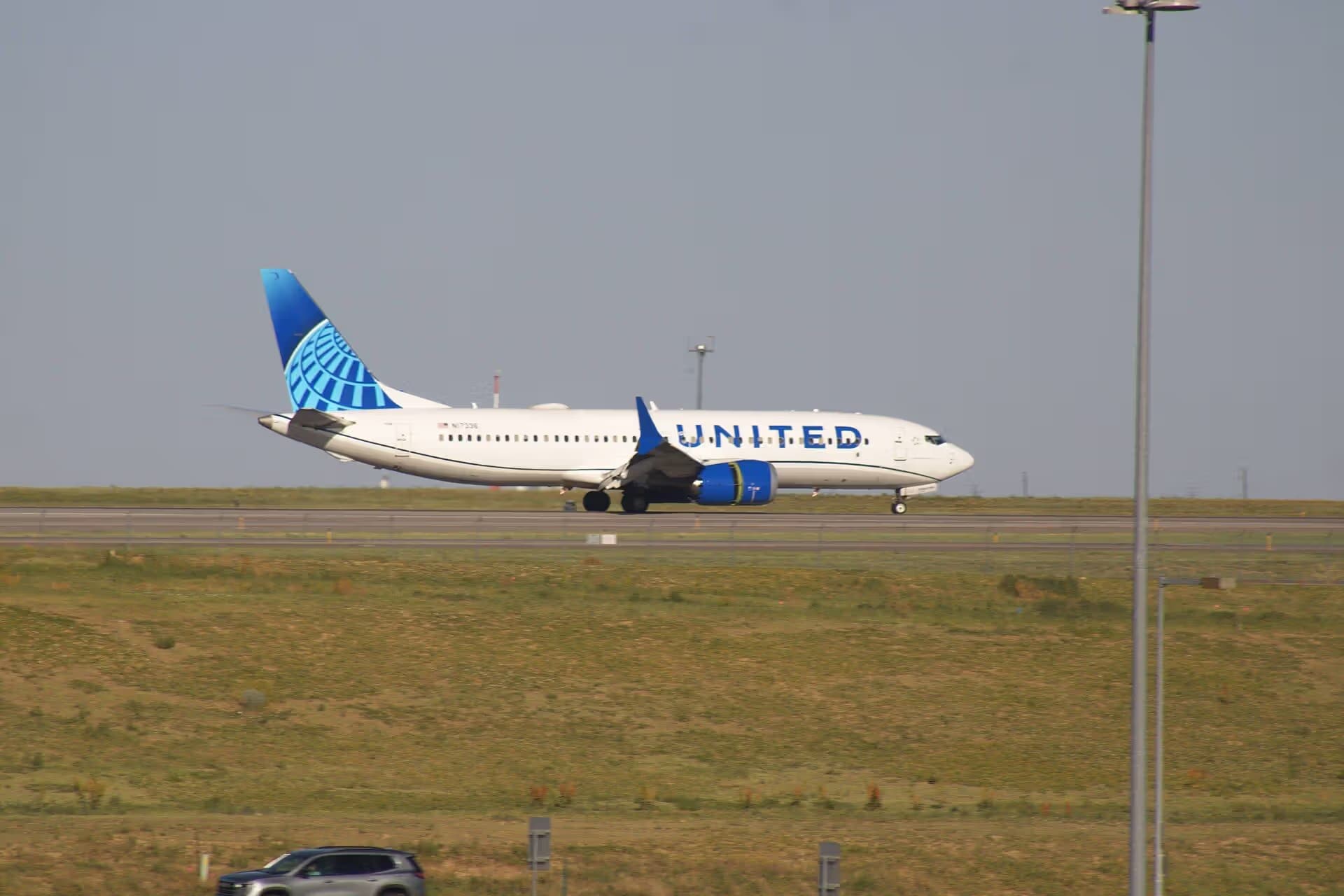 N17336 — Twin-engine aircraft