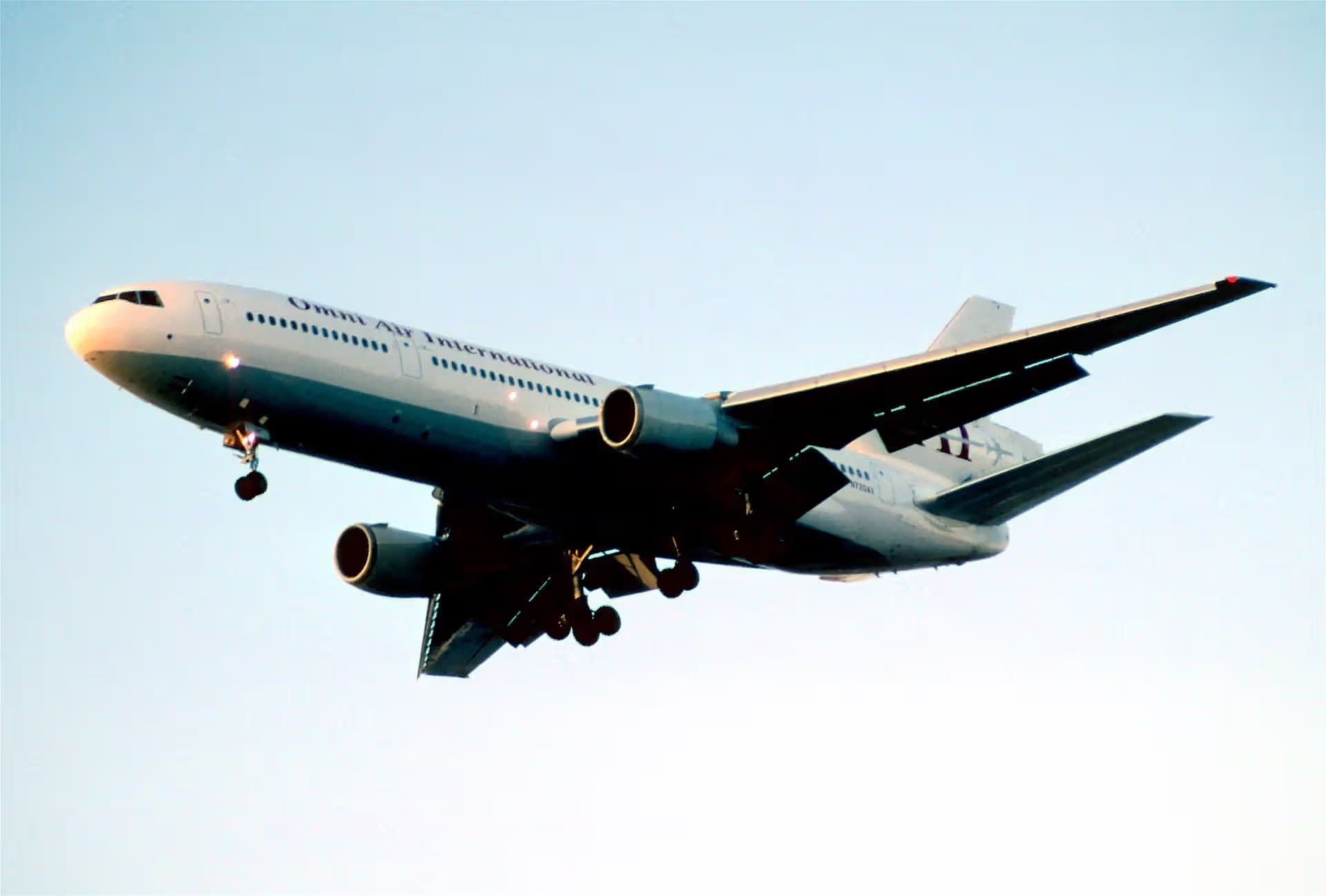 N720AX — Twin-engine aircraft