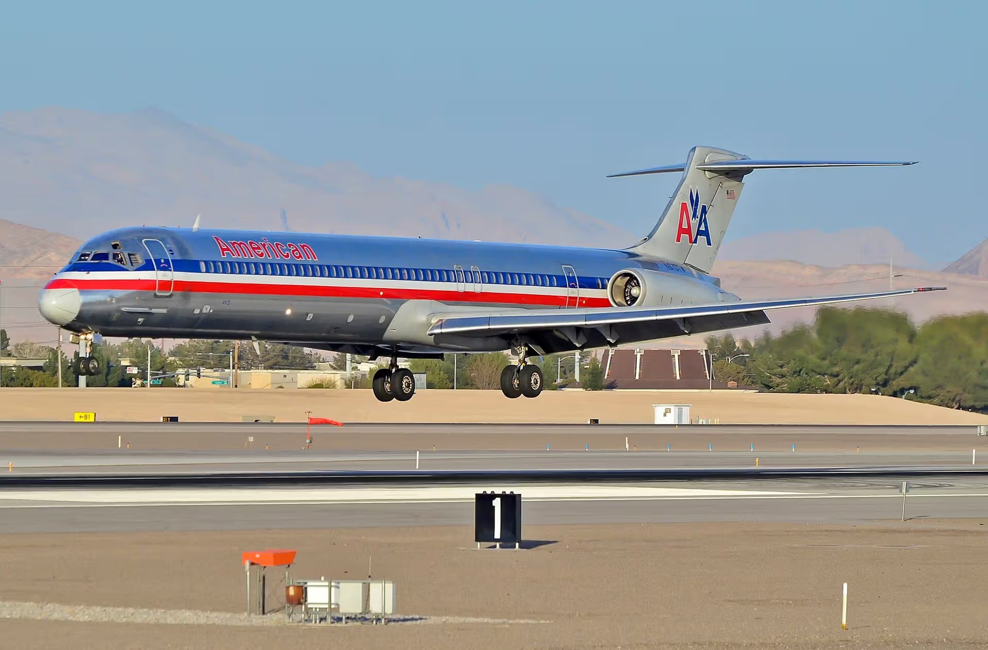 N970TW — Douglas