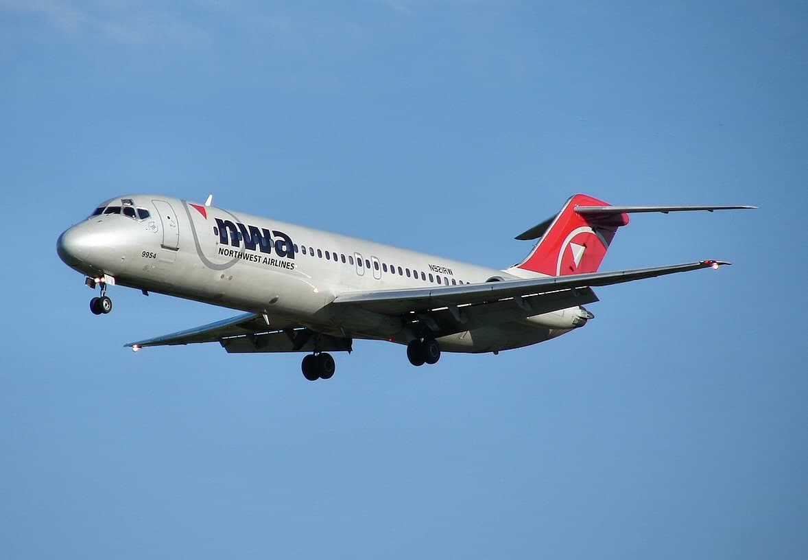 N921RW — Douglas
