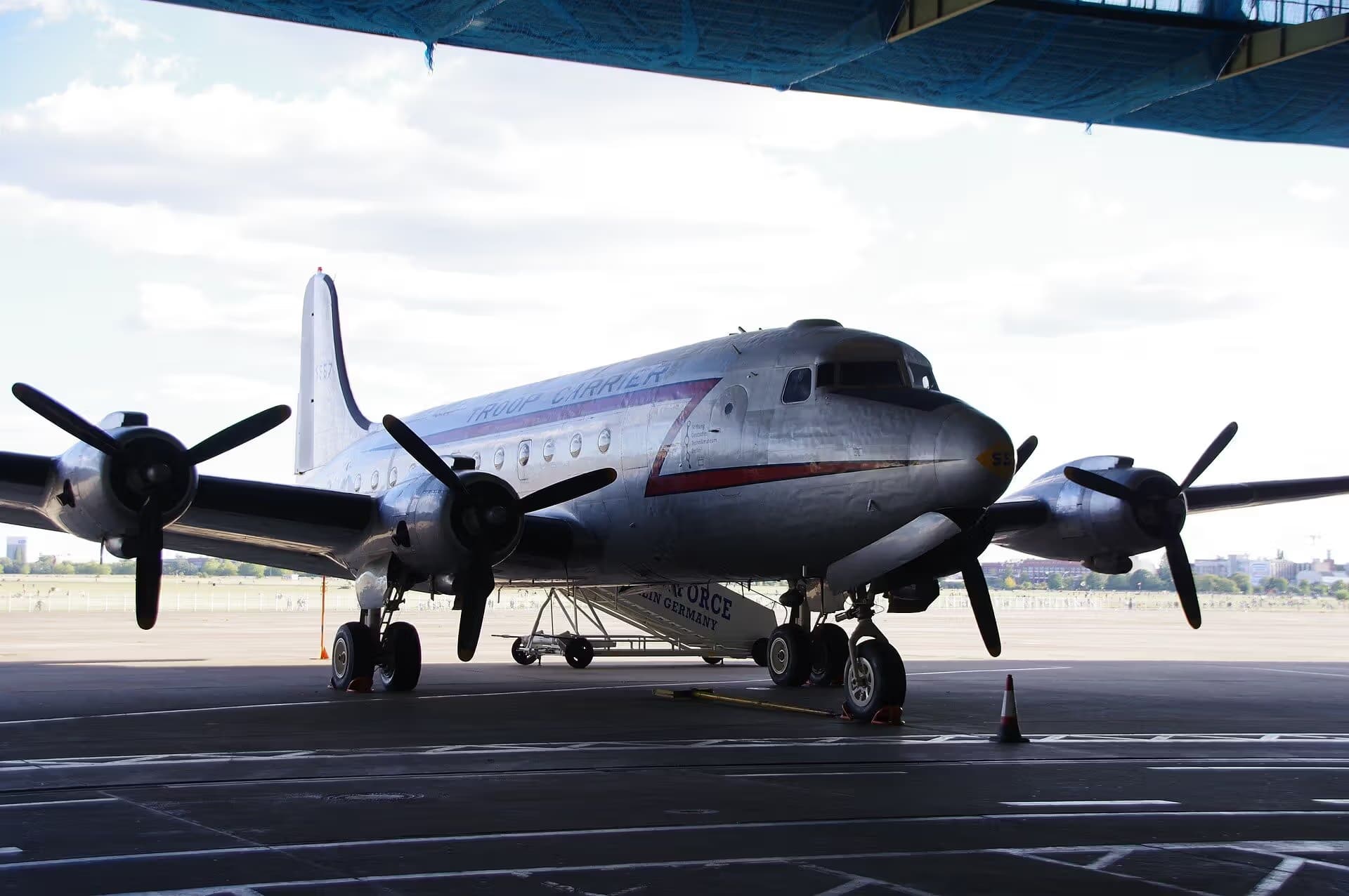 Unidentified — Aircraft