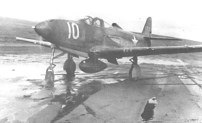 Unidentified — Single-engine aircraft