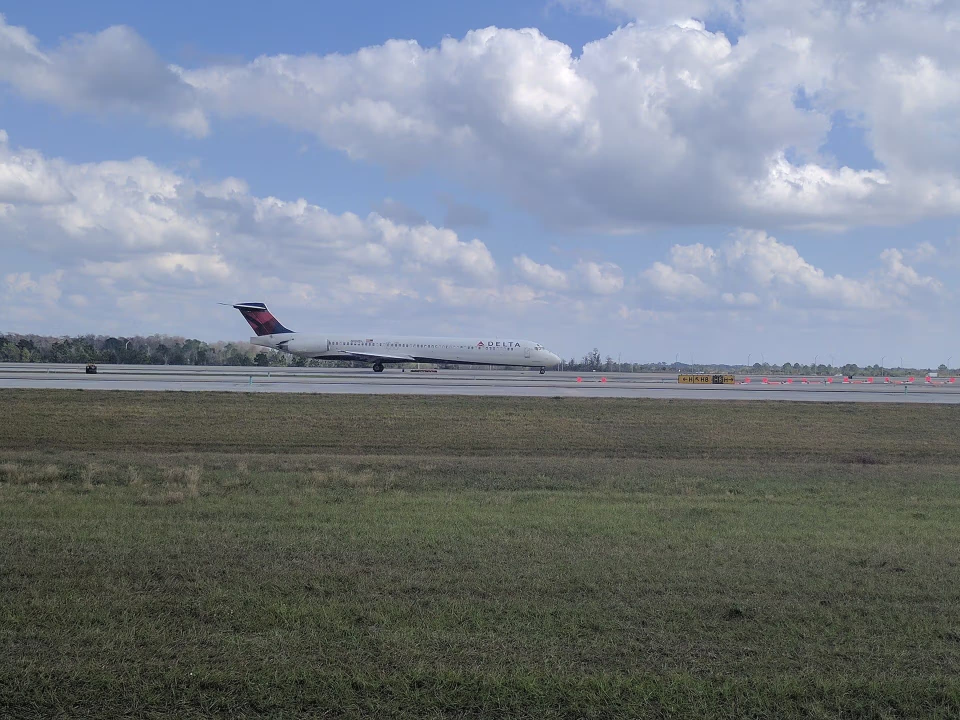 N908DL — Aircraft