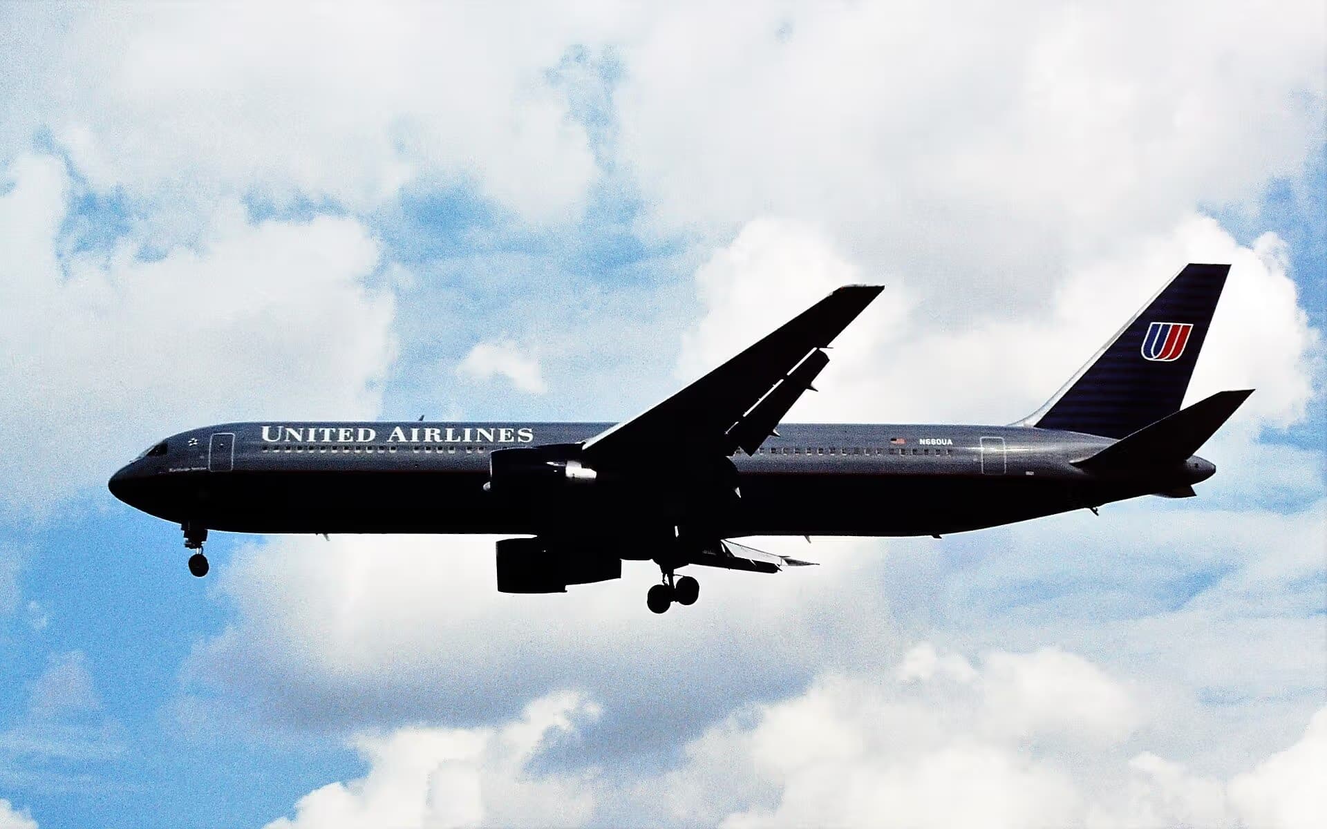 N660UA — Boeing