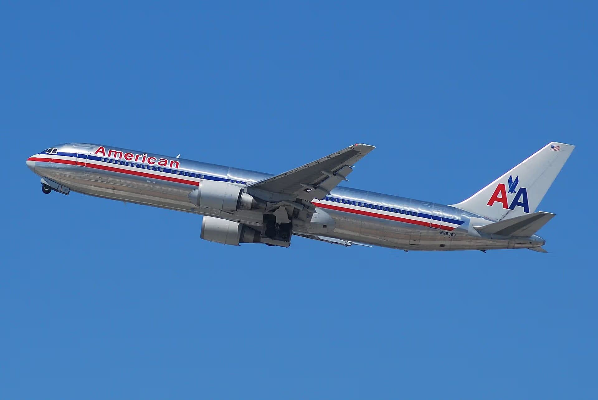 N39367 — Twin-engine aircraft