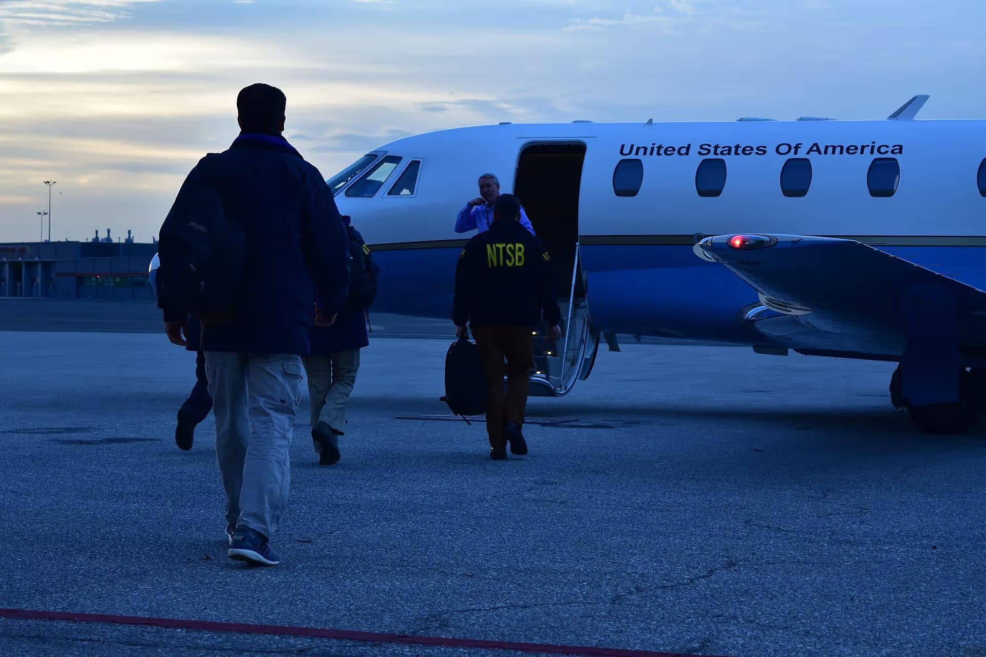 Unidentified — Business jet