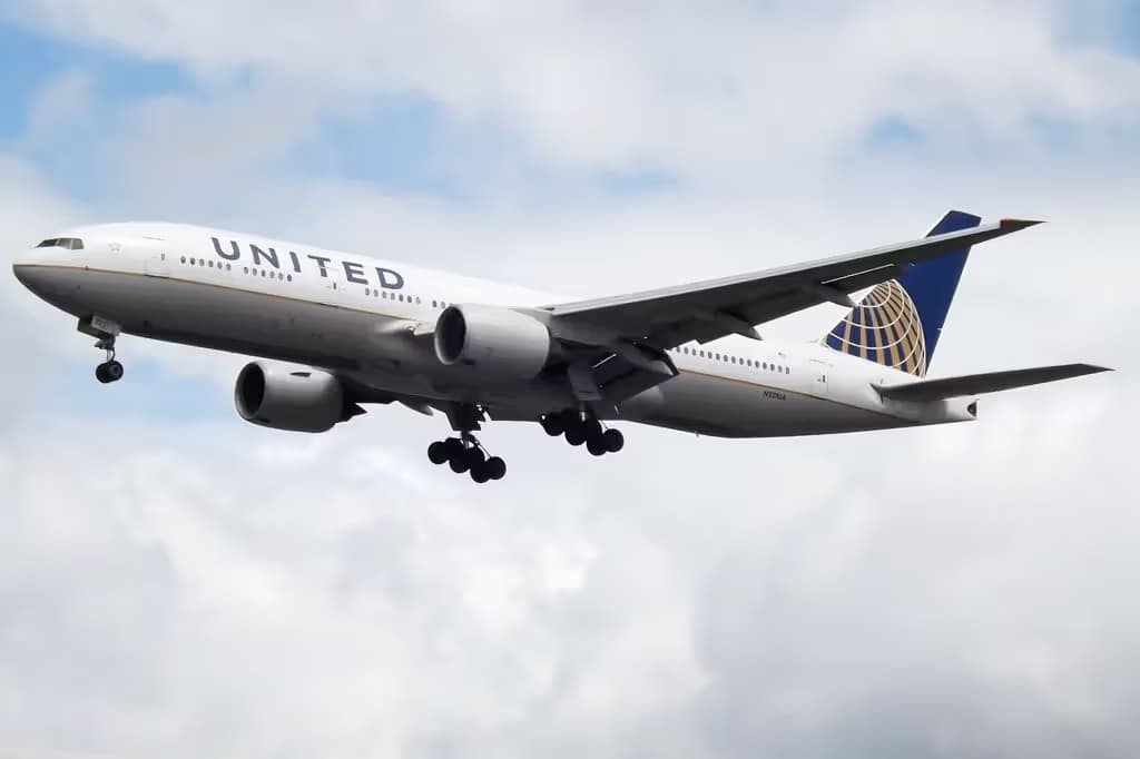 N221UA — Boeing