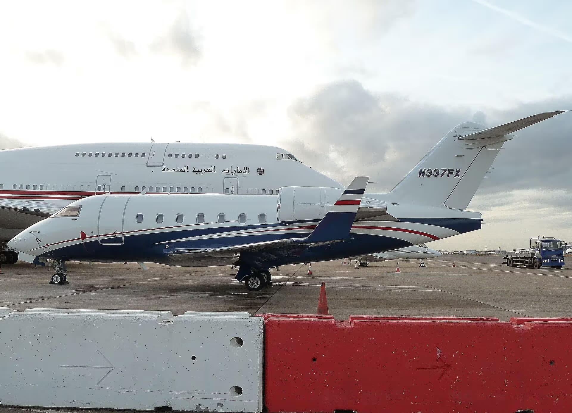 N337FX — Business jet