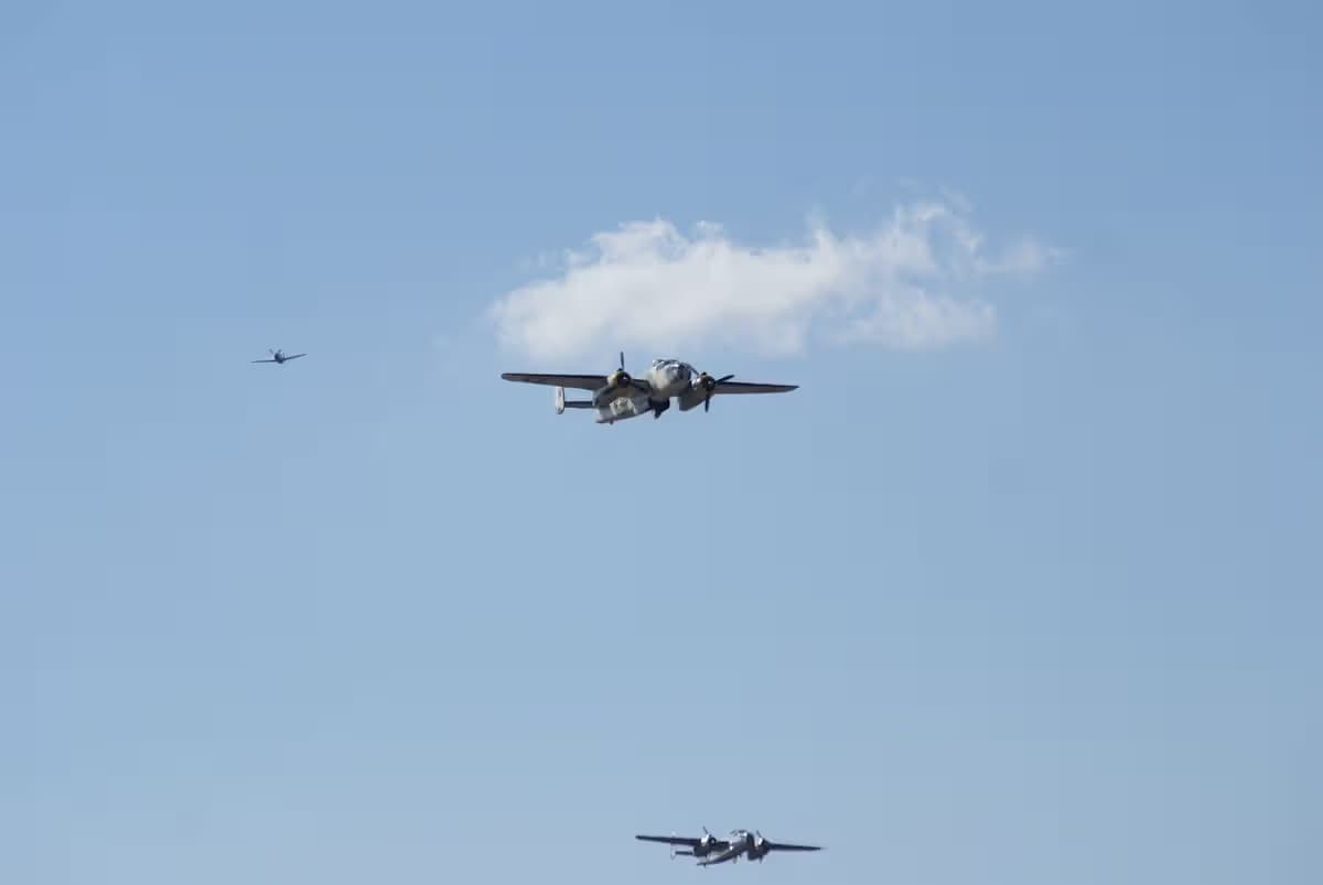Unidentified — Twin-engine aircraft