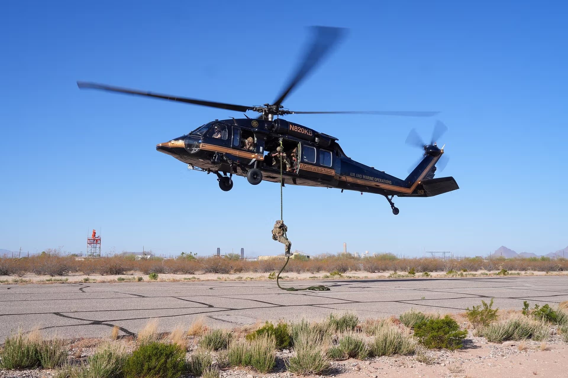 N820KB — Helicopter