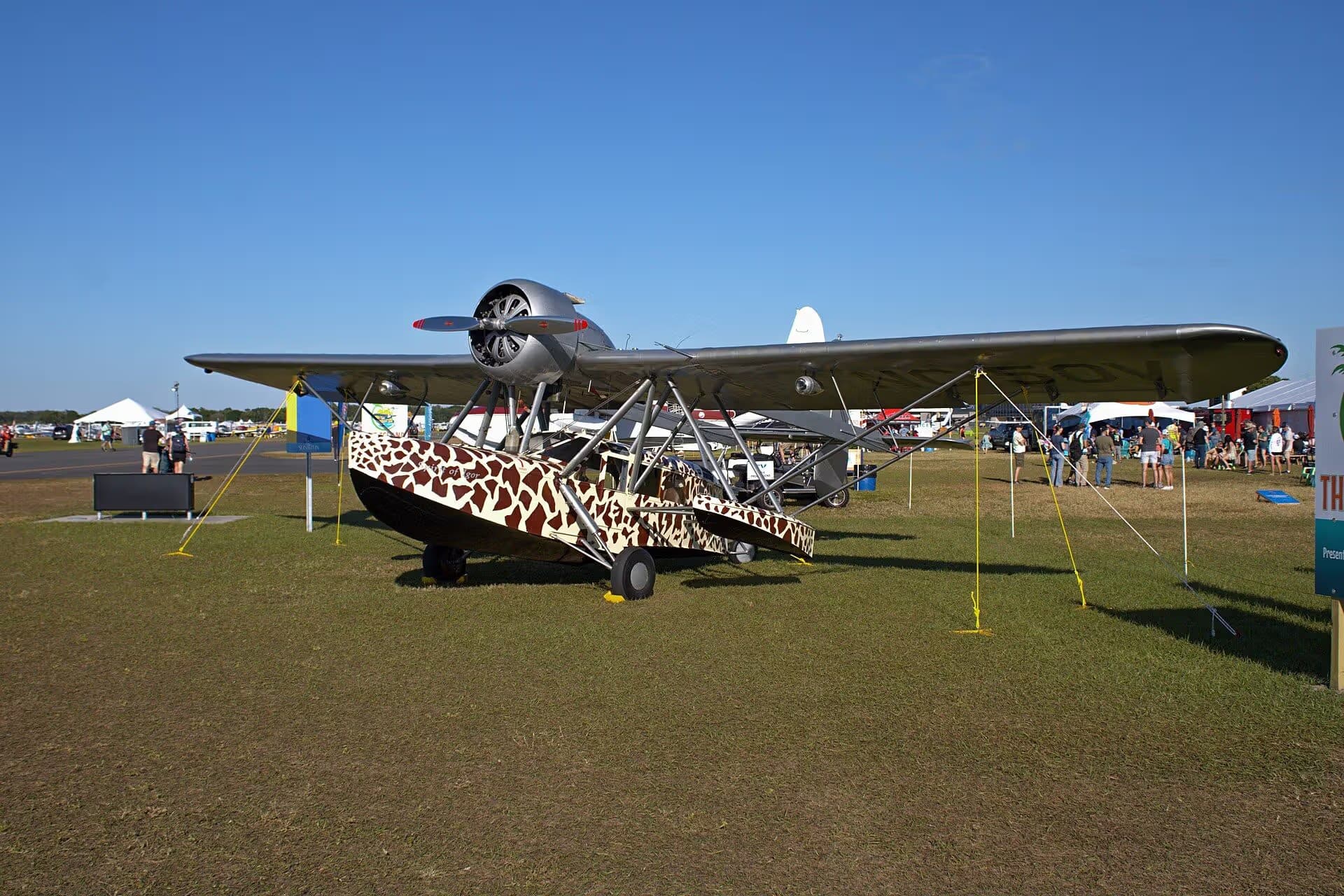 Unidentified — Single-engine aircraft
