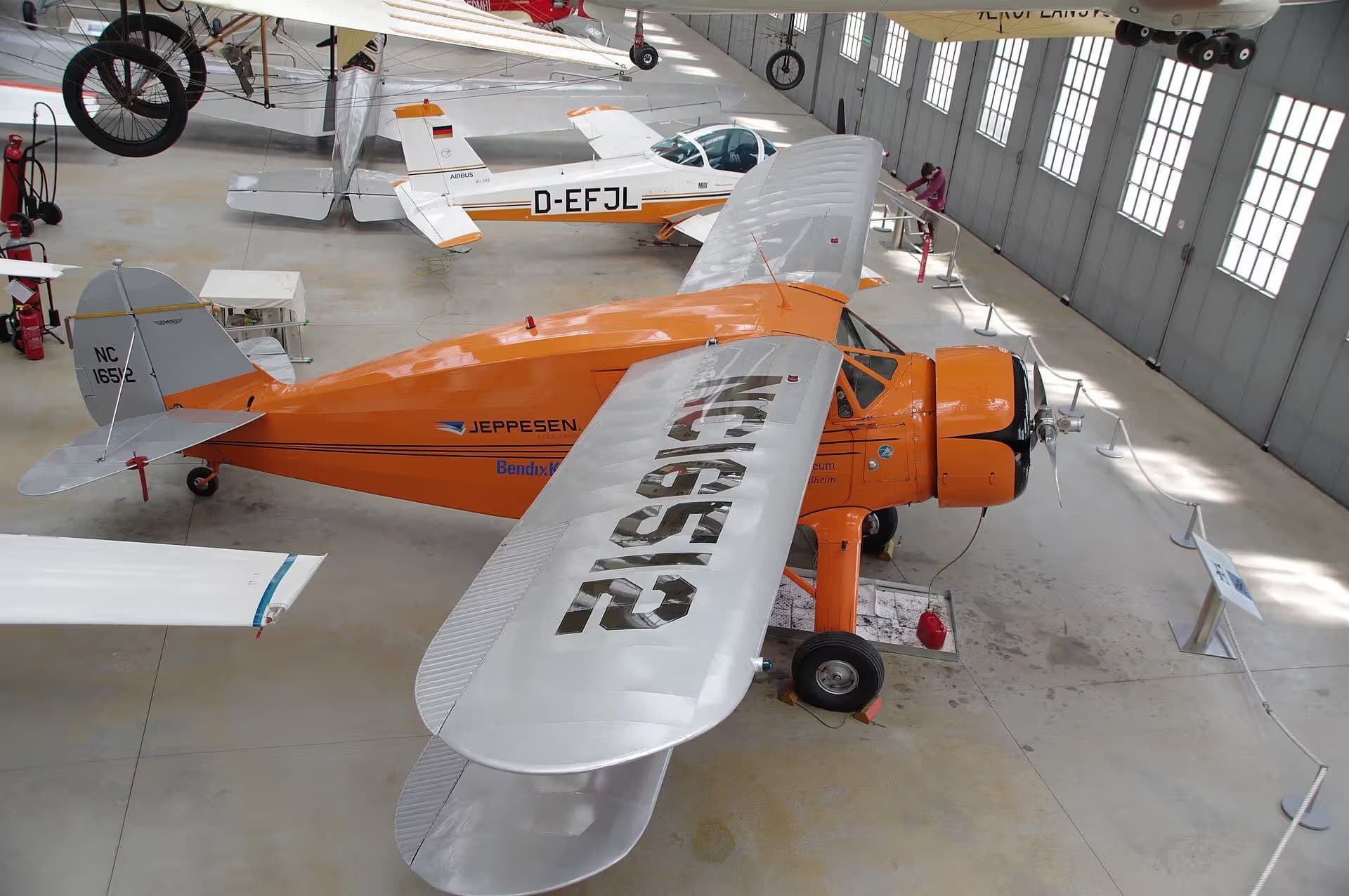 Unidentified — Single-engine aircraft