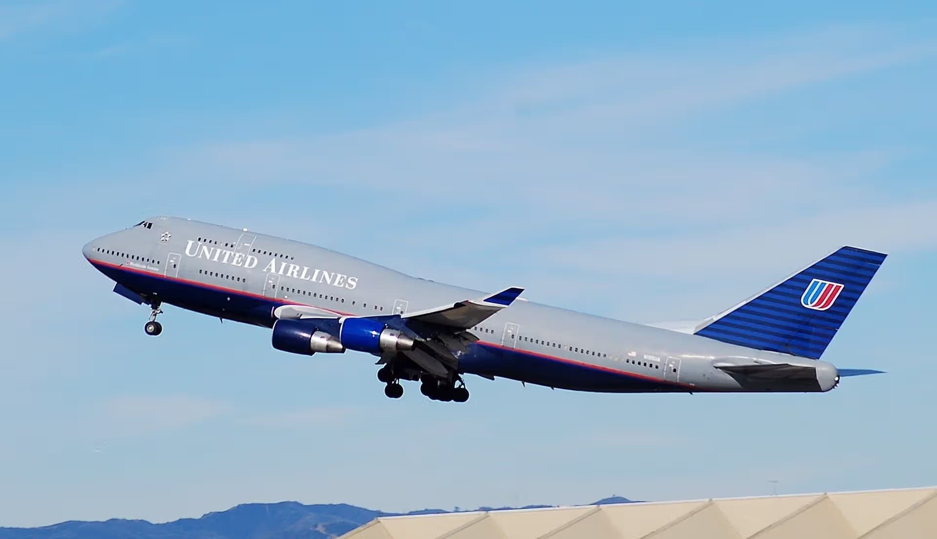 N195UA — Boeing