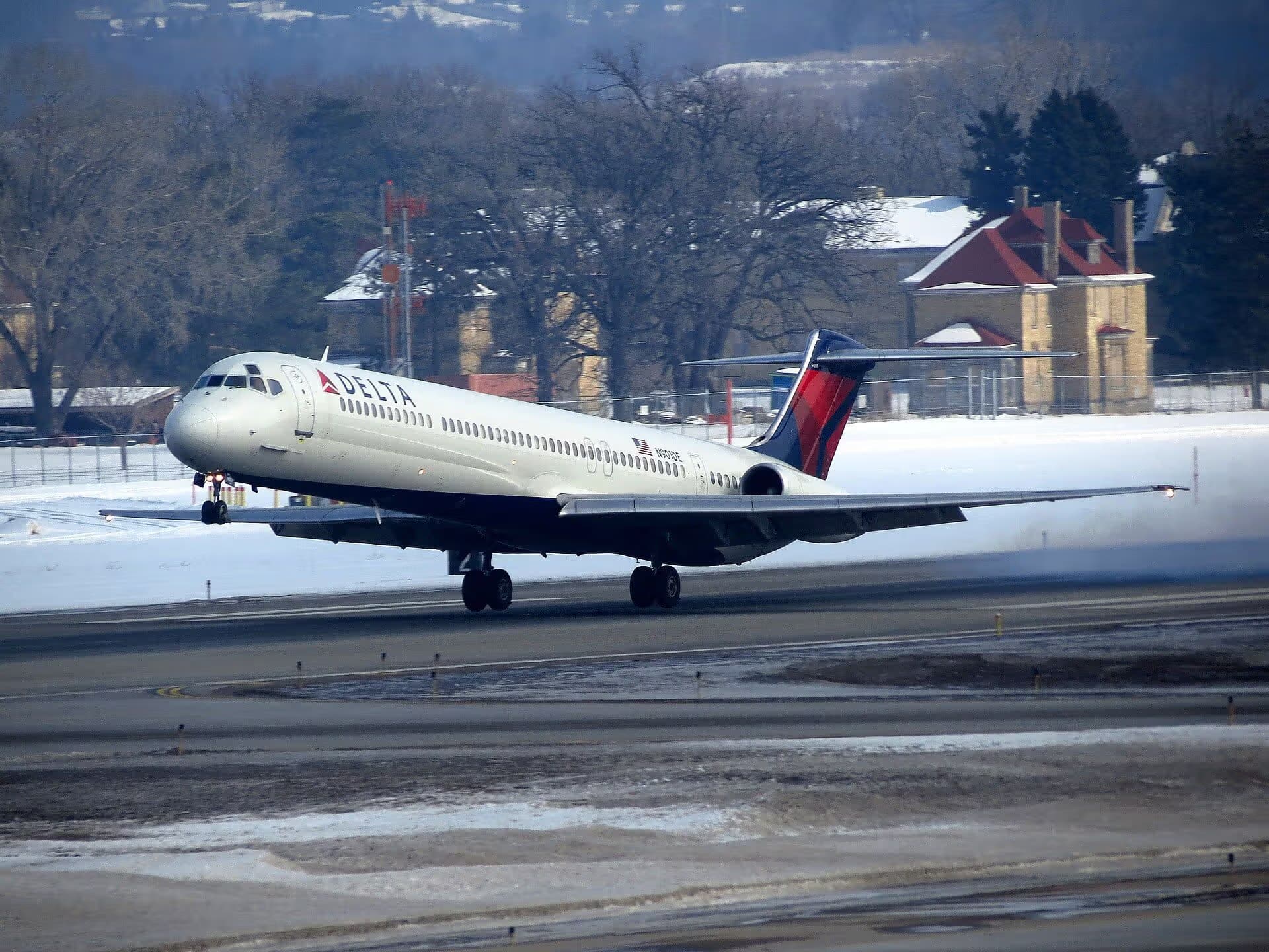 N901DE — Douglas