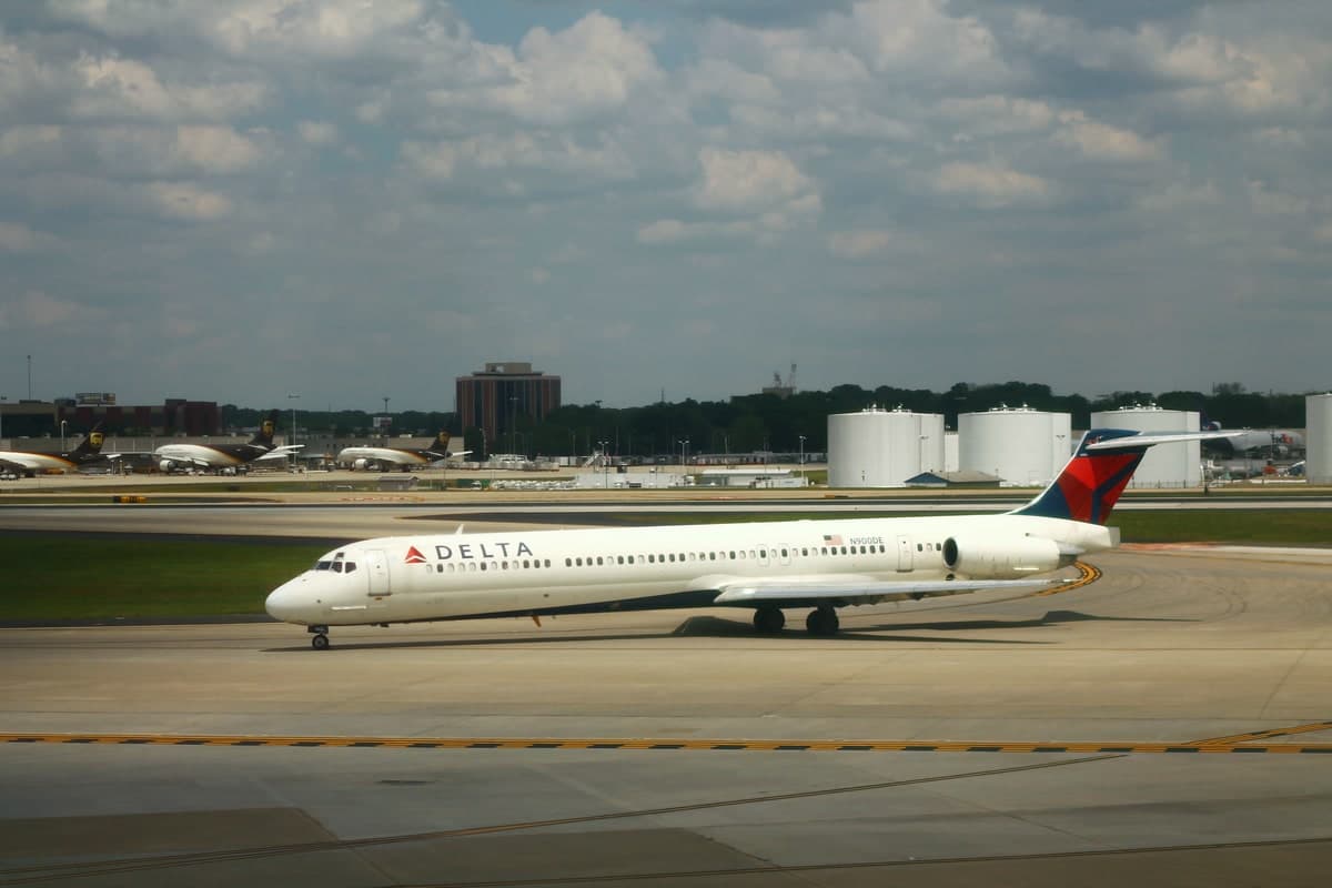 N900DE — Aircraft
