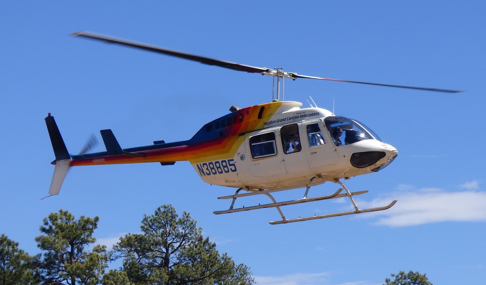 N38885 — Helicopter