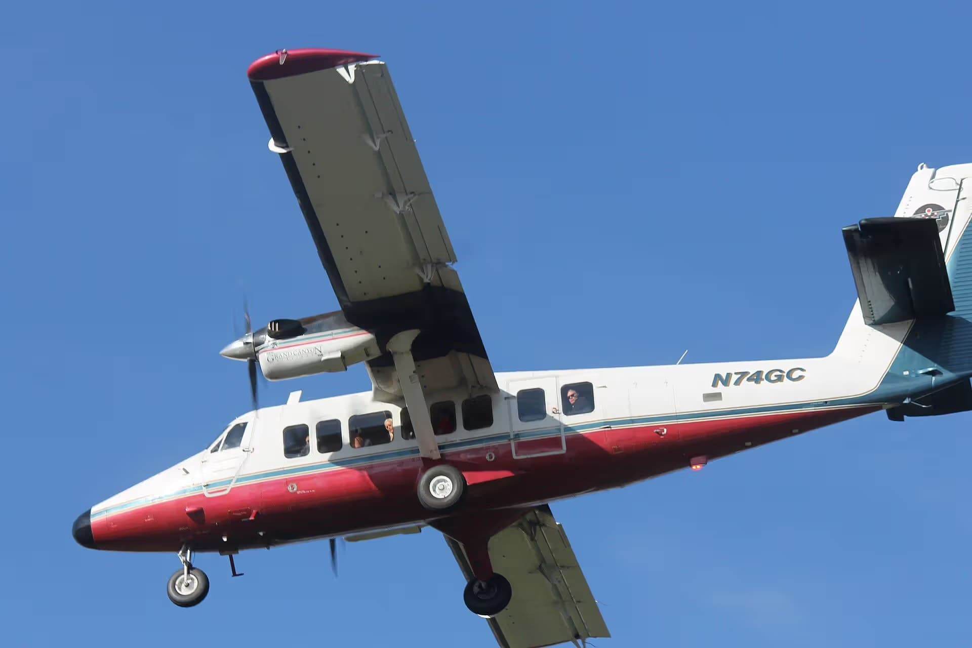 N74GC — De Havilland