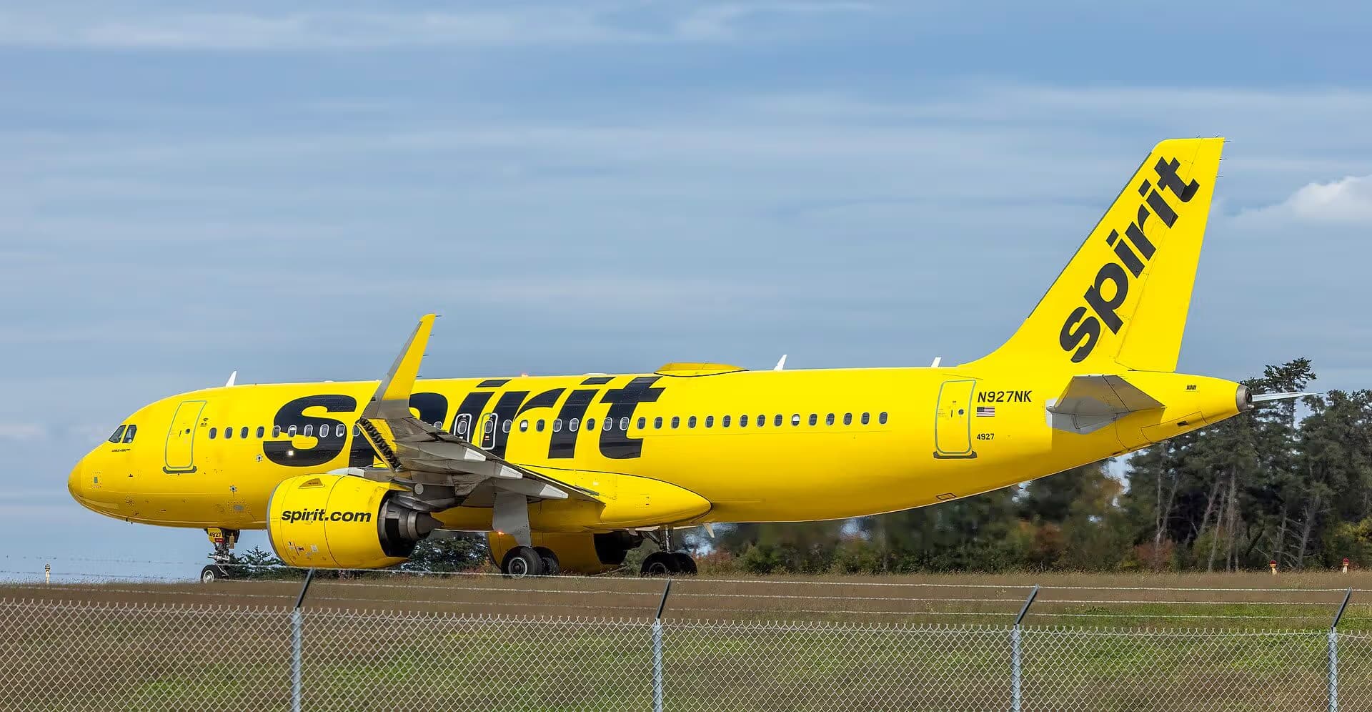 N927NK — Twin-engine aircraft