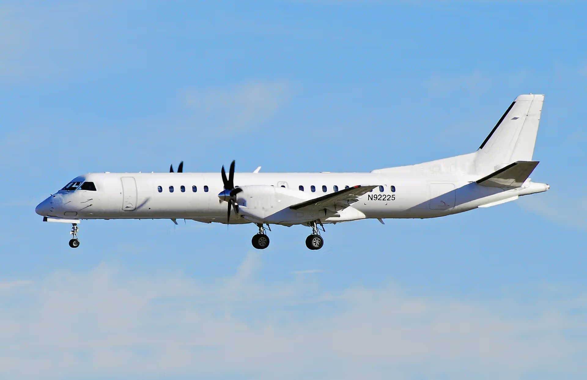 N92225 — Twin-engine aircraft