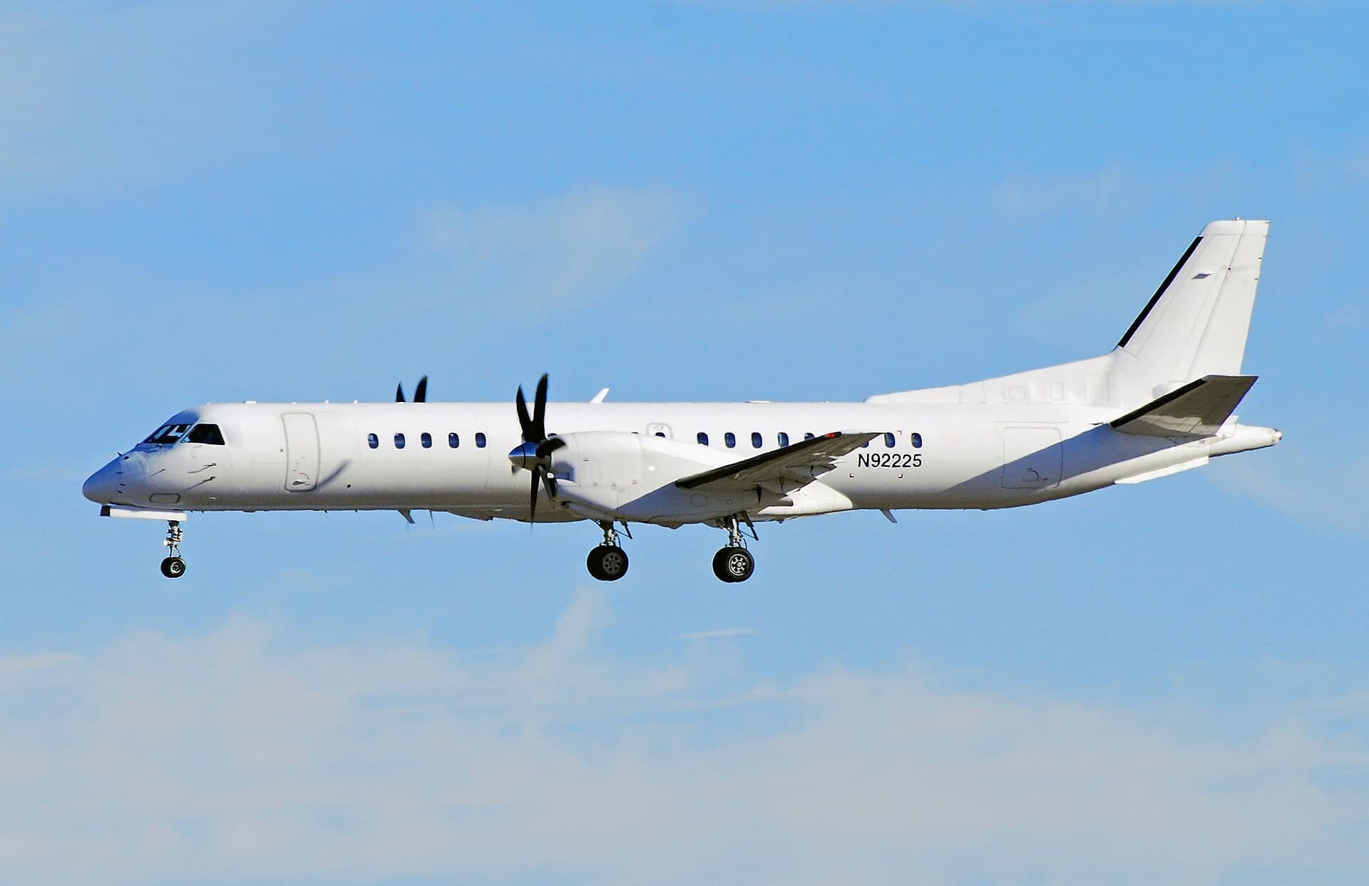 N92225 — Twin-engine aircraft