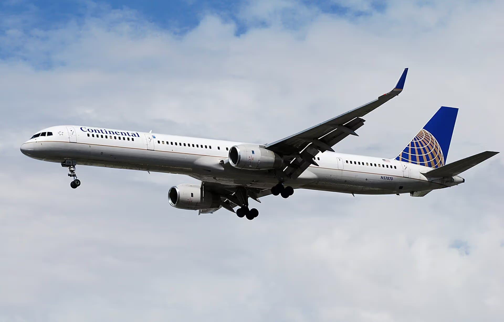 N57870 — Boeing