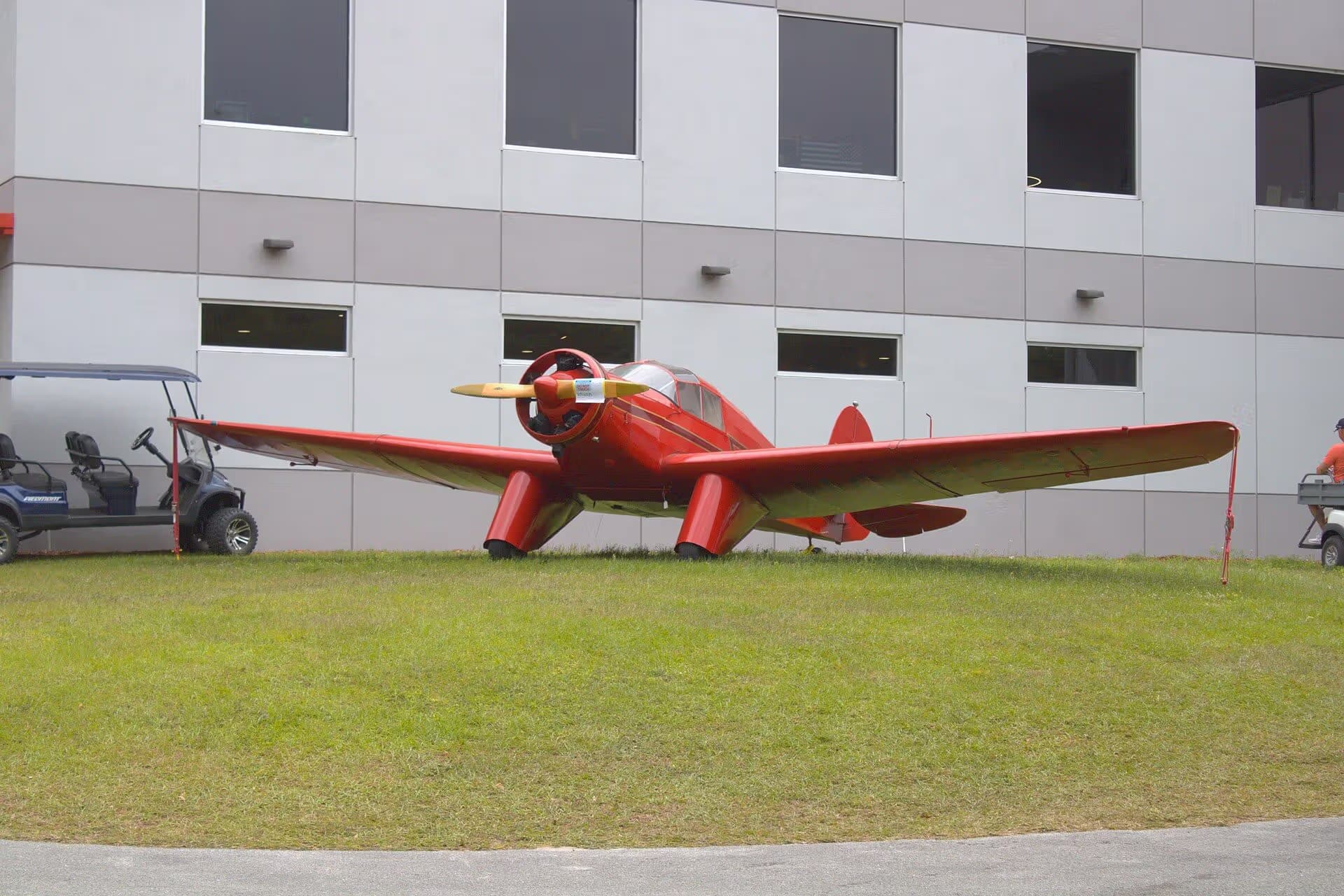 Unidentified — Single-engine aircraft