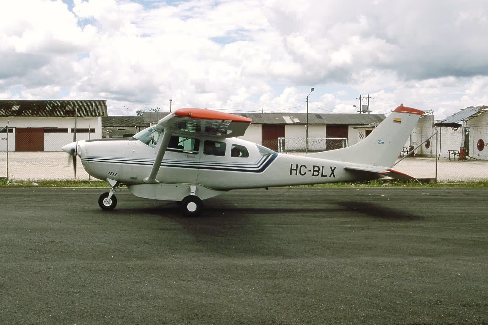 HC-BLX — Single-engine aircraft