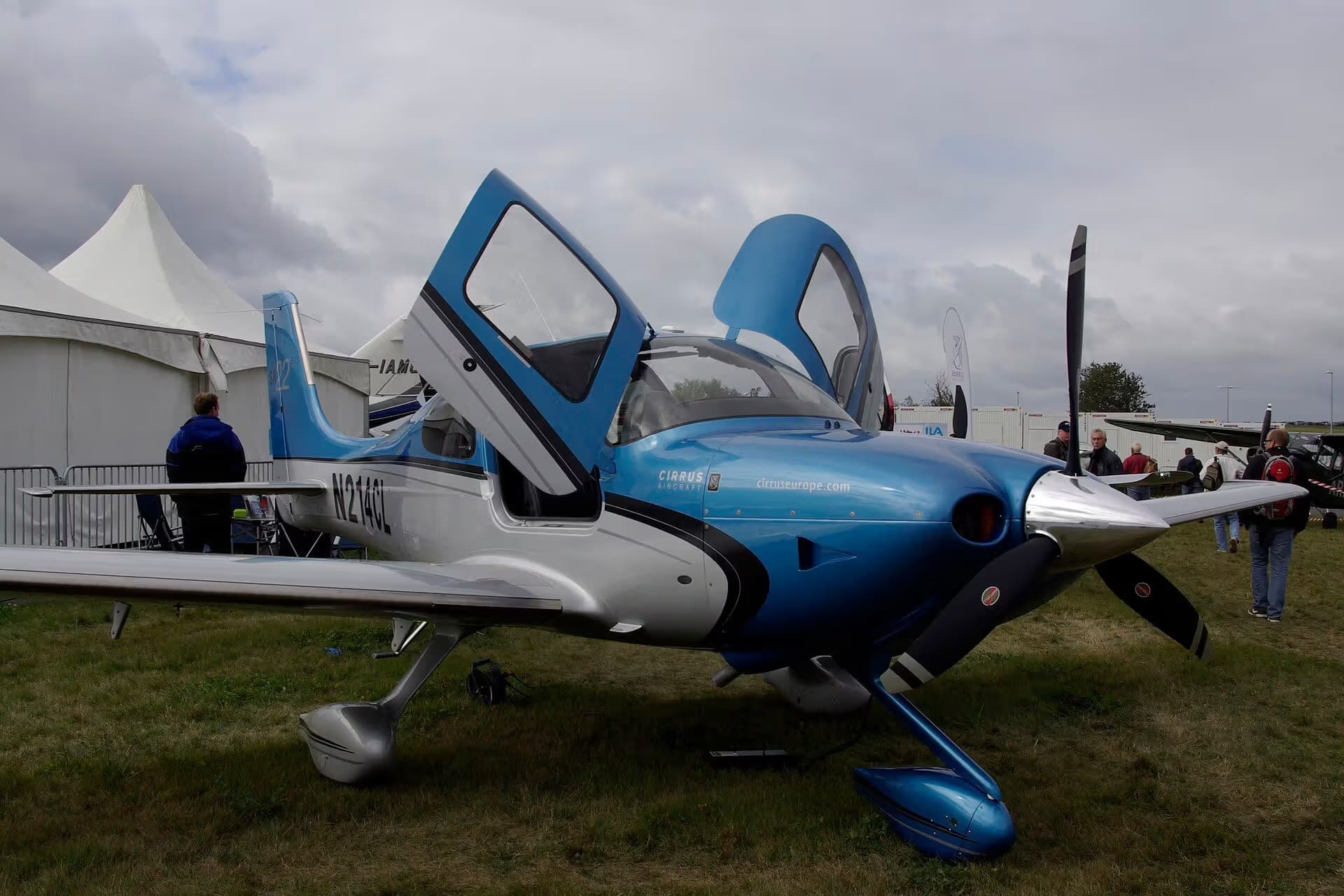 N214CL — Cirrus