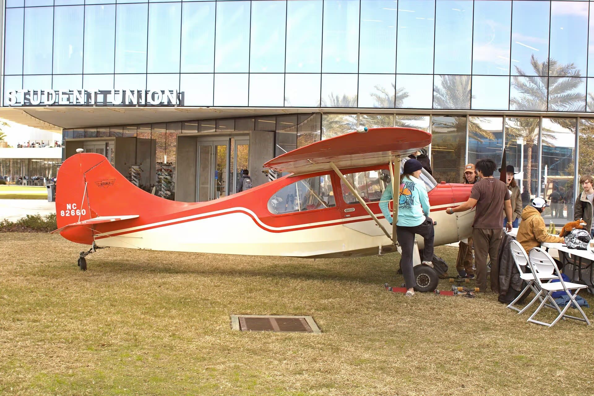Unidentified — Single-engine aircraft