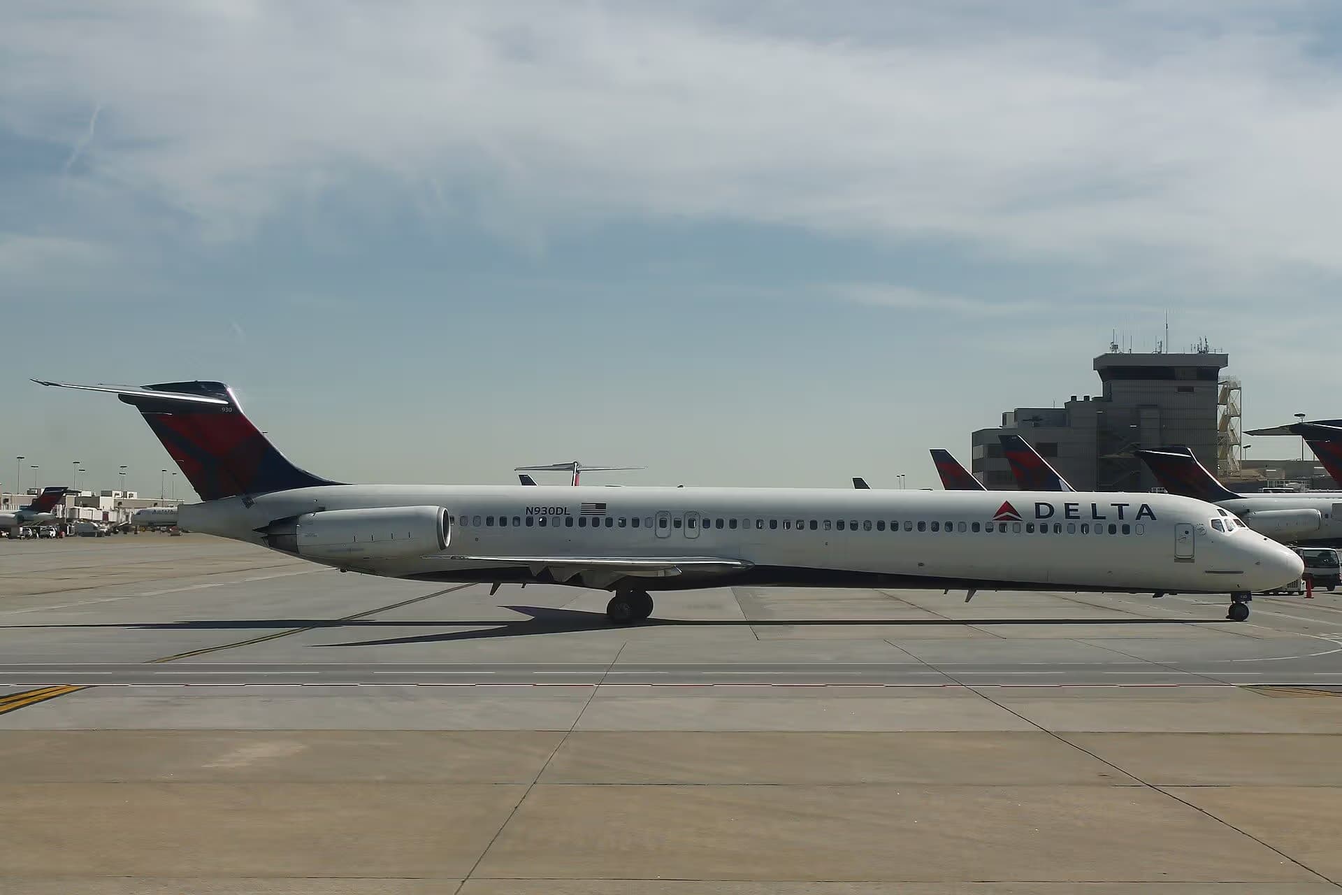 N930DL — Aircraft