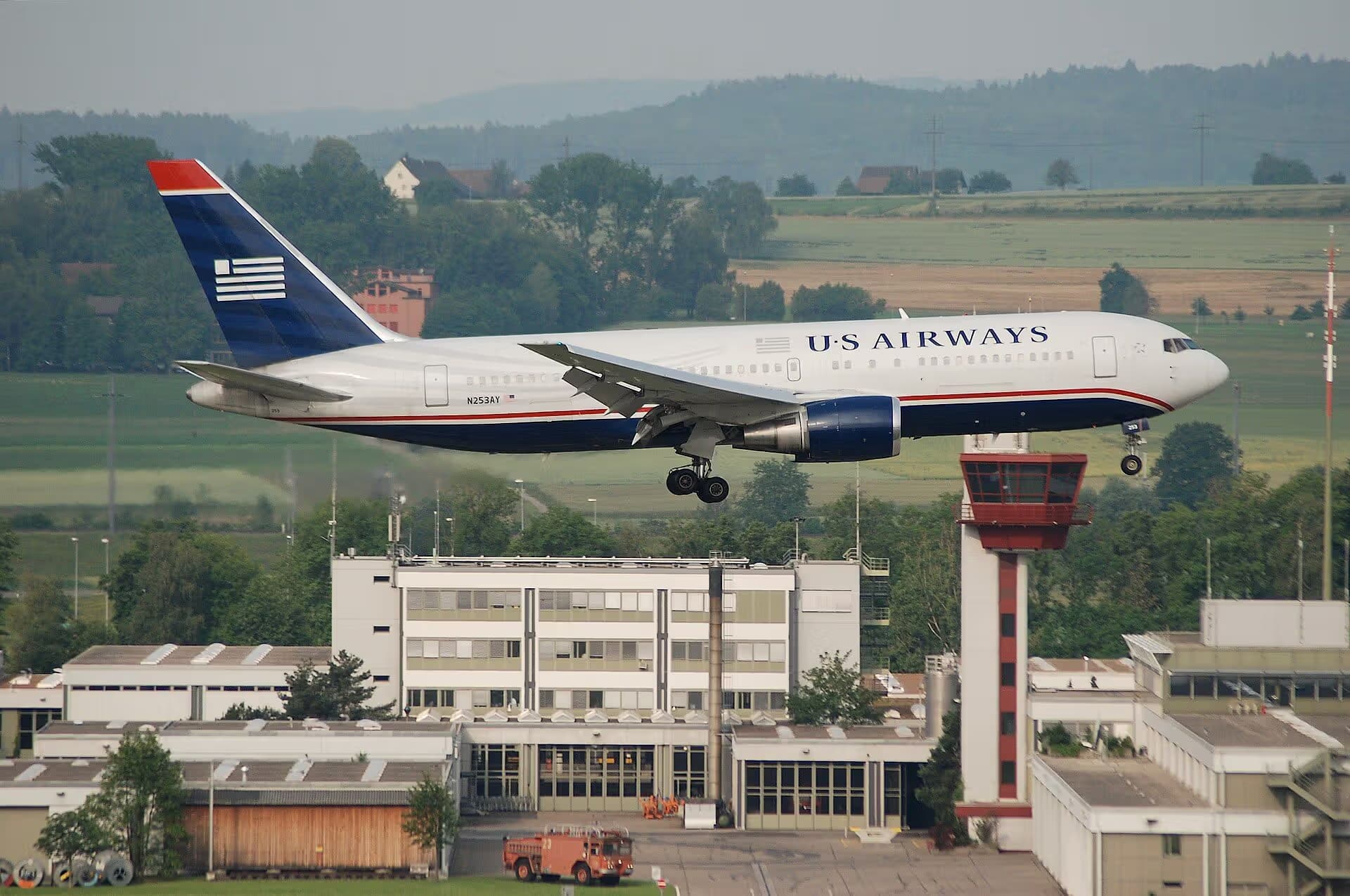 N253AY — Twin-engine aircraft